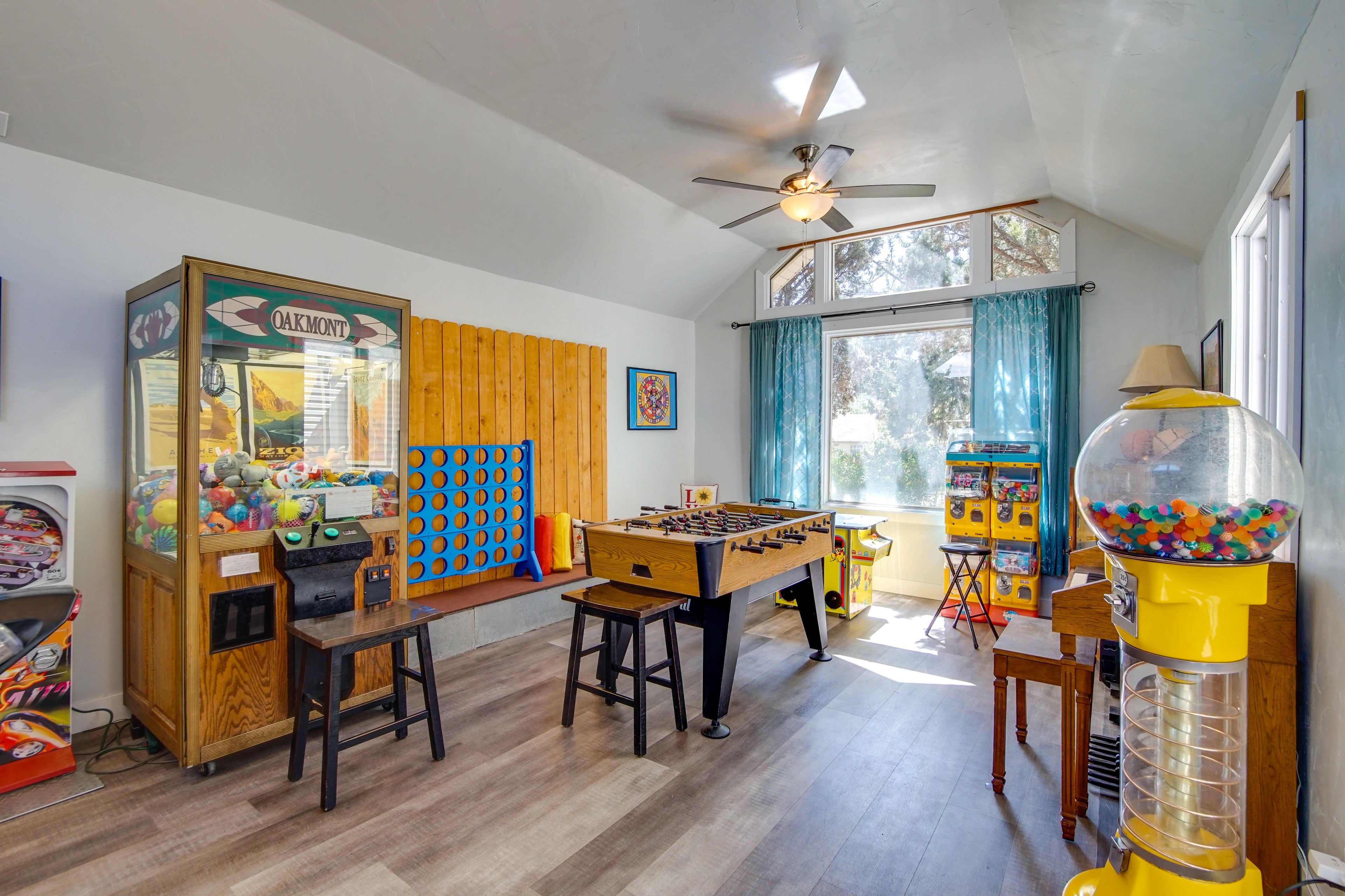 Game Room | Piano