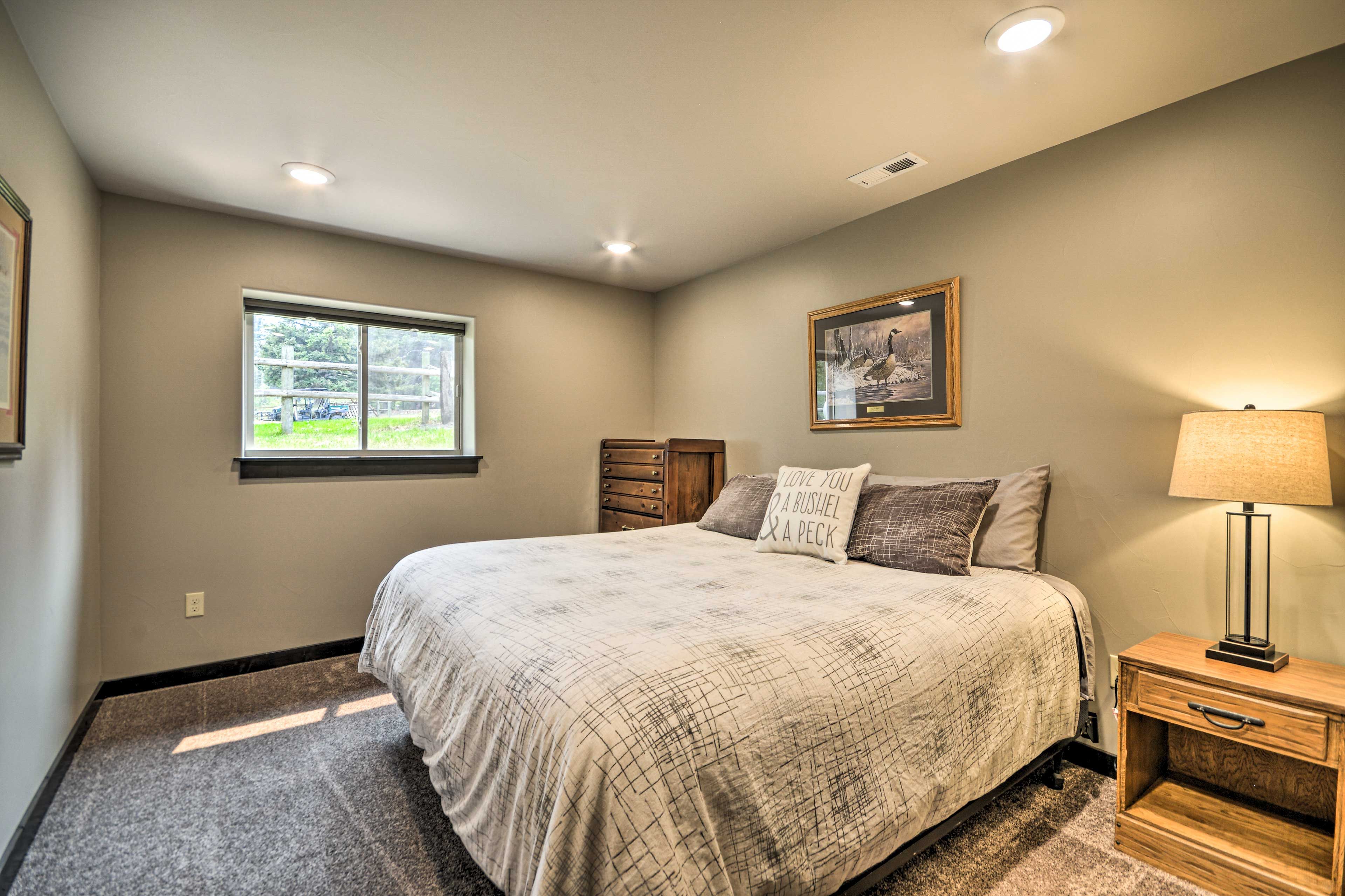 Bedroom 3 | King Bed