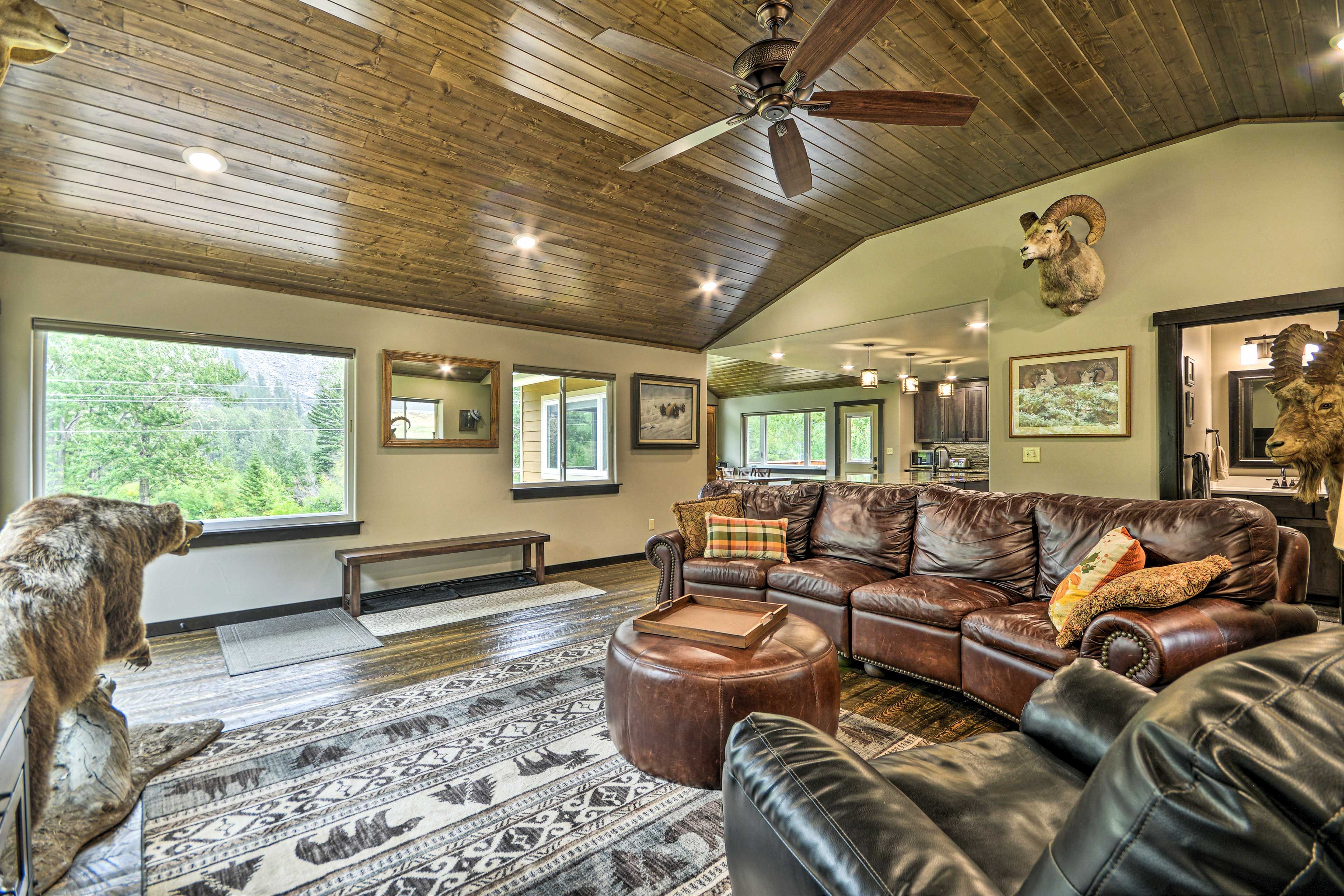 Living Room | Free WiFi