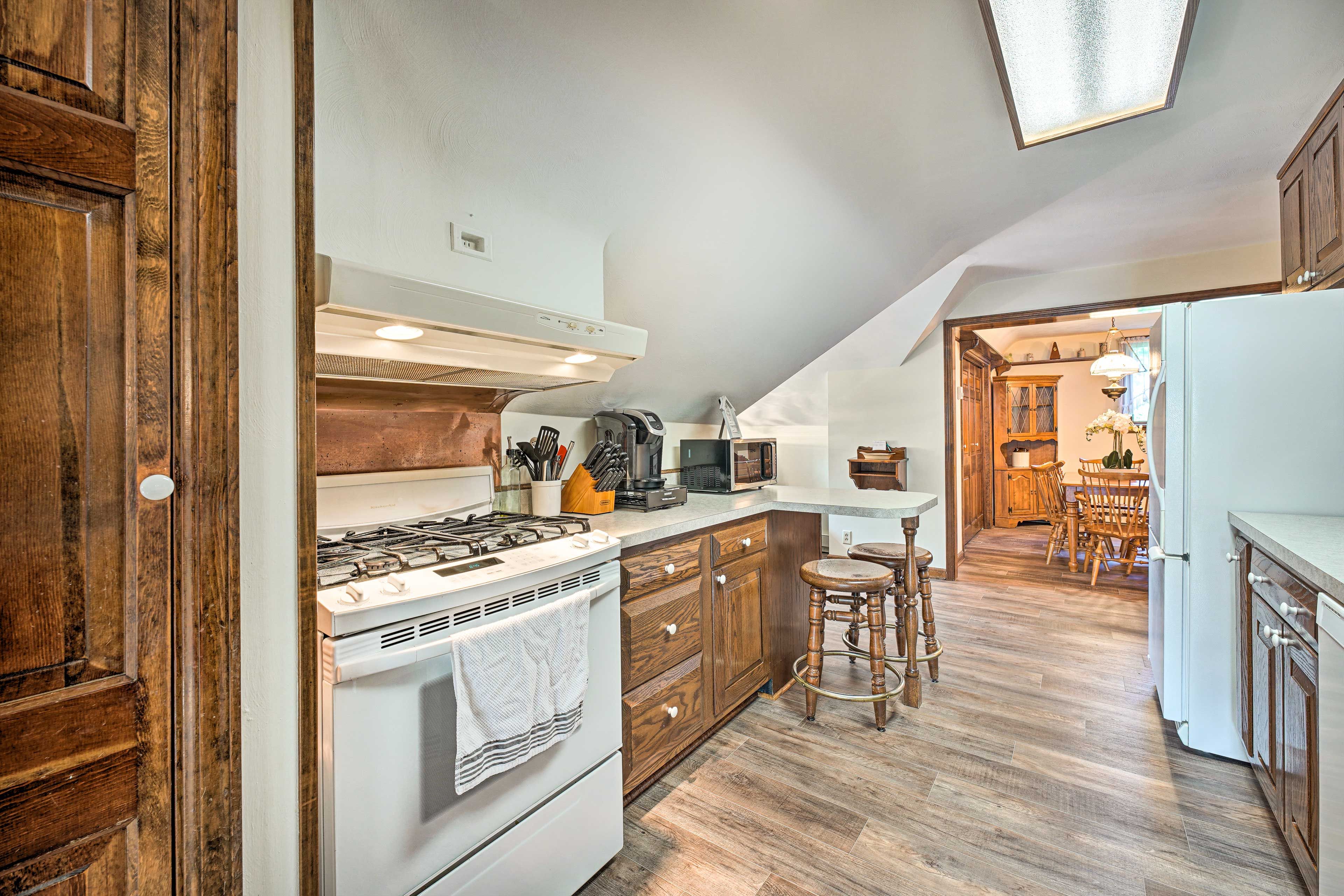 Kitchen | Toaster Oven | Complimentary Spices