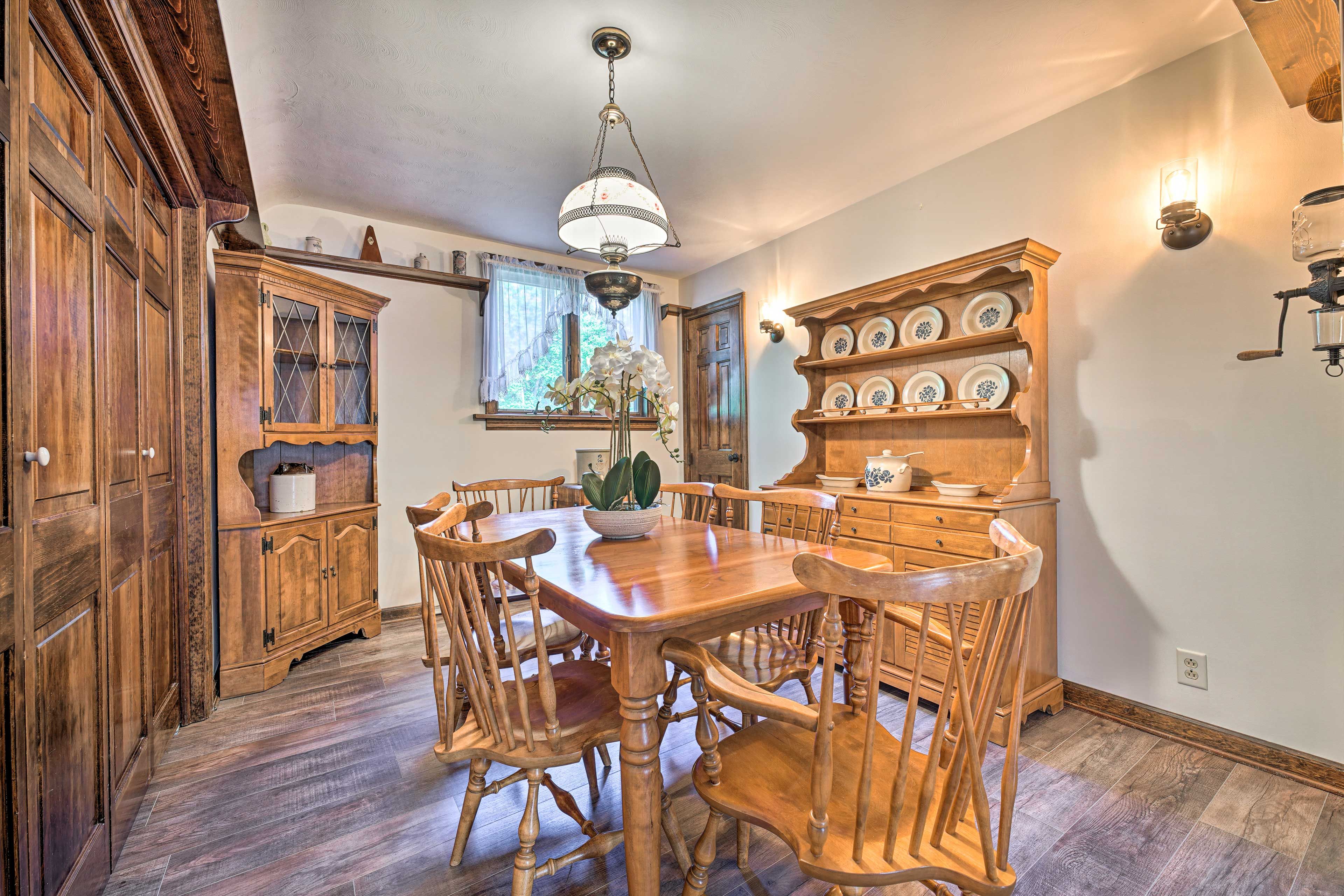 Dining Room | Dishware Provided | Upper Level