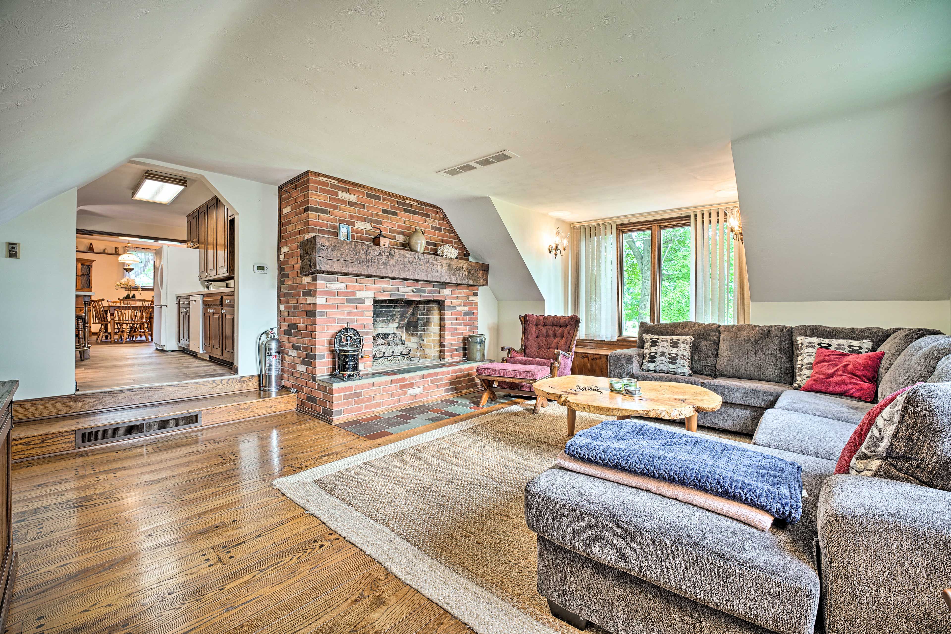 Living Room | Gas Fireplace | Central Heat & A/C