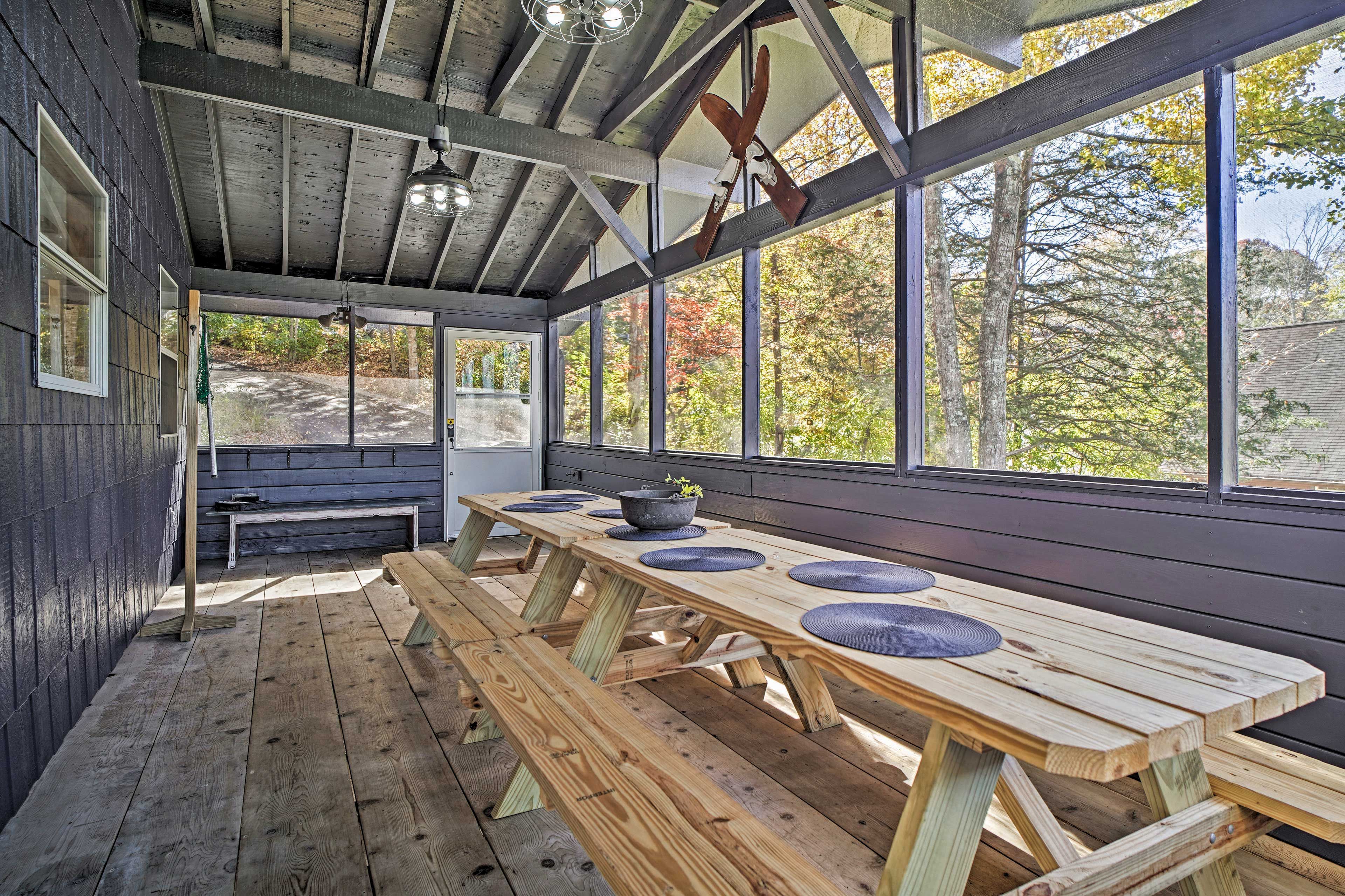 Screened-in Porch