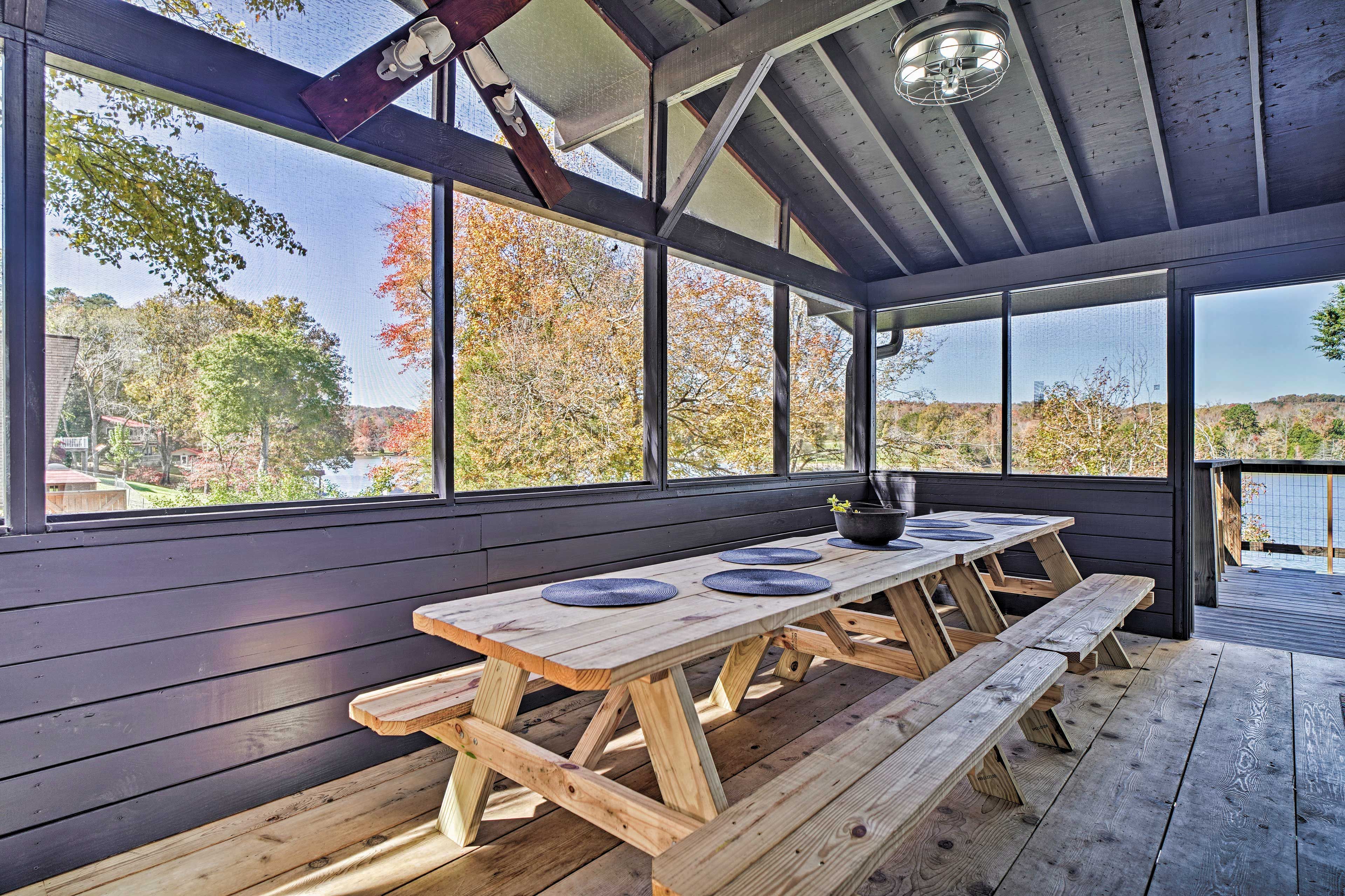 Screened-in Porch
