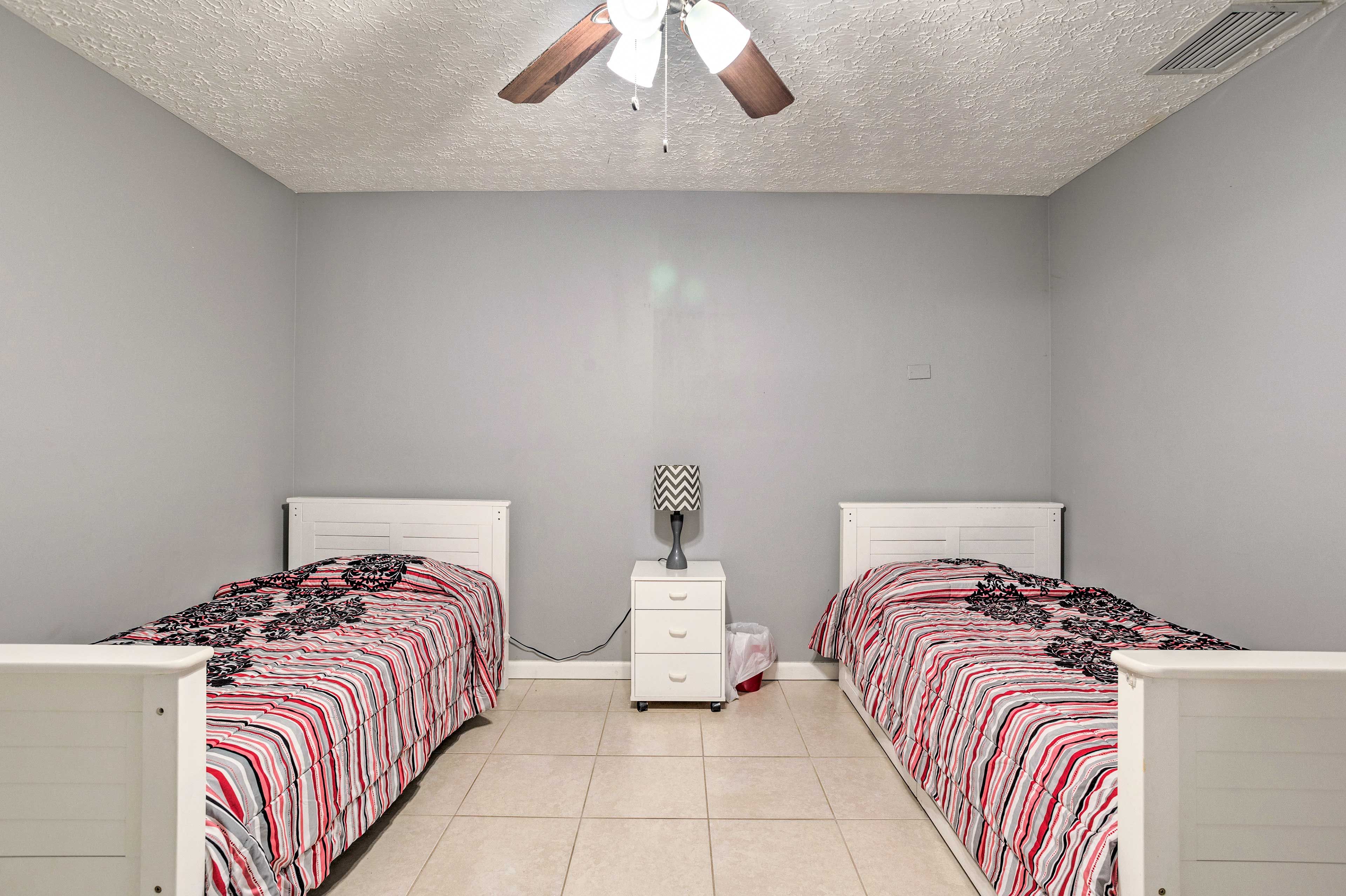 Bedroom 2 | 2 Twin Beds