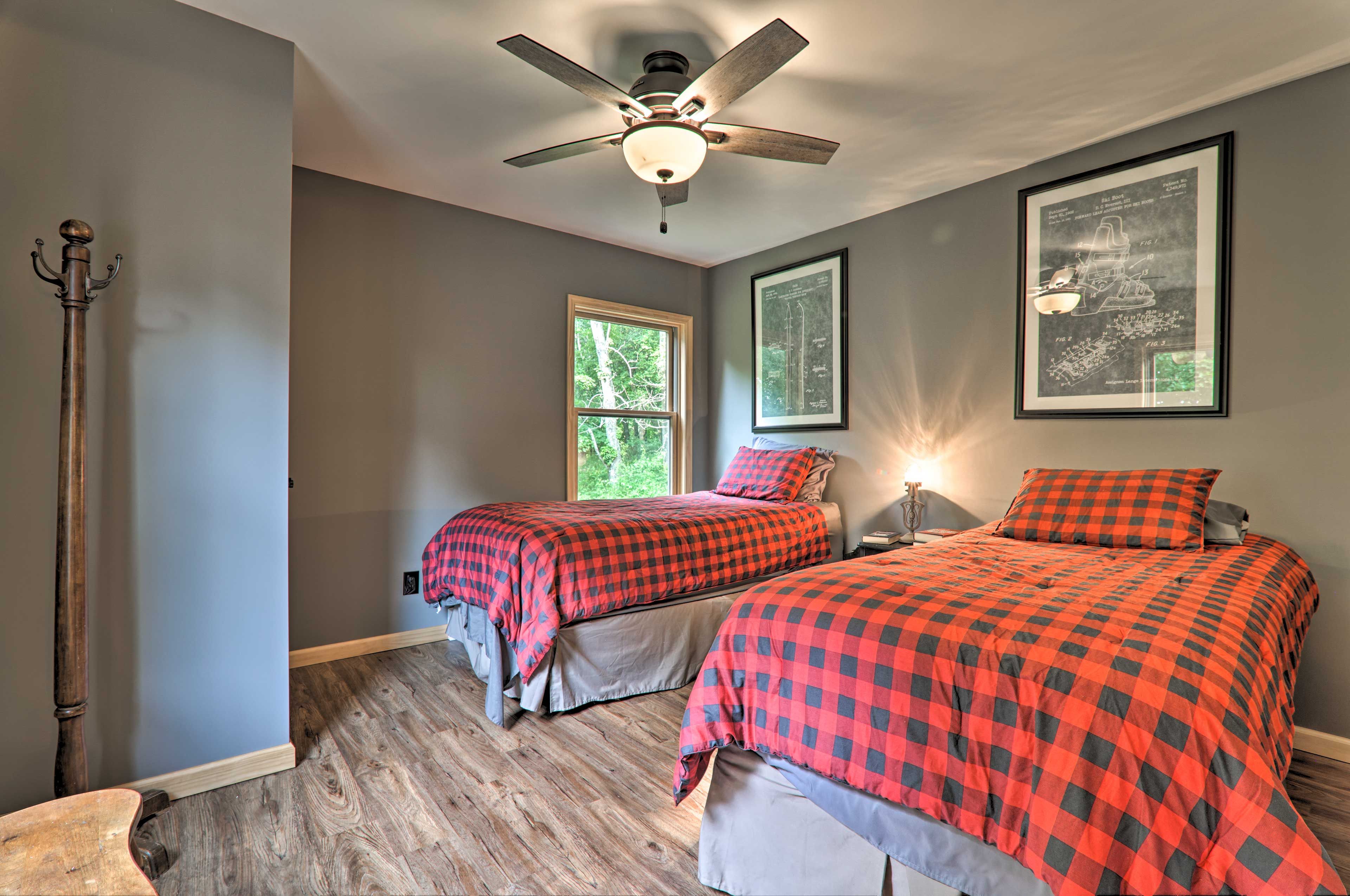 Bedroom 4 | 2 Twin Beds | 1st Floor