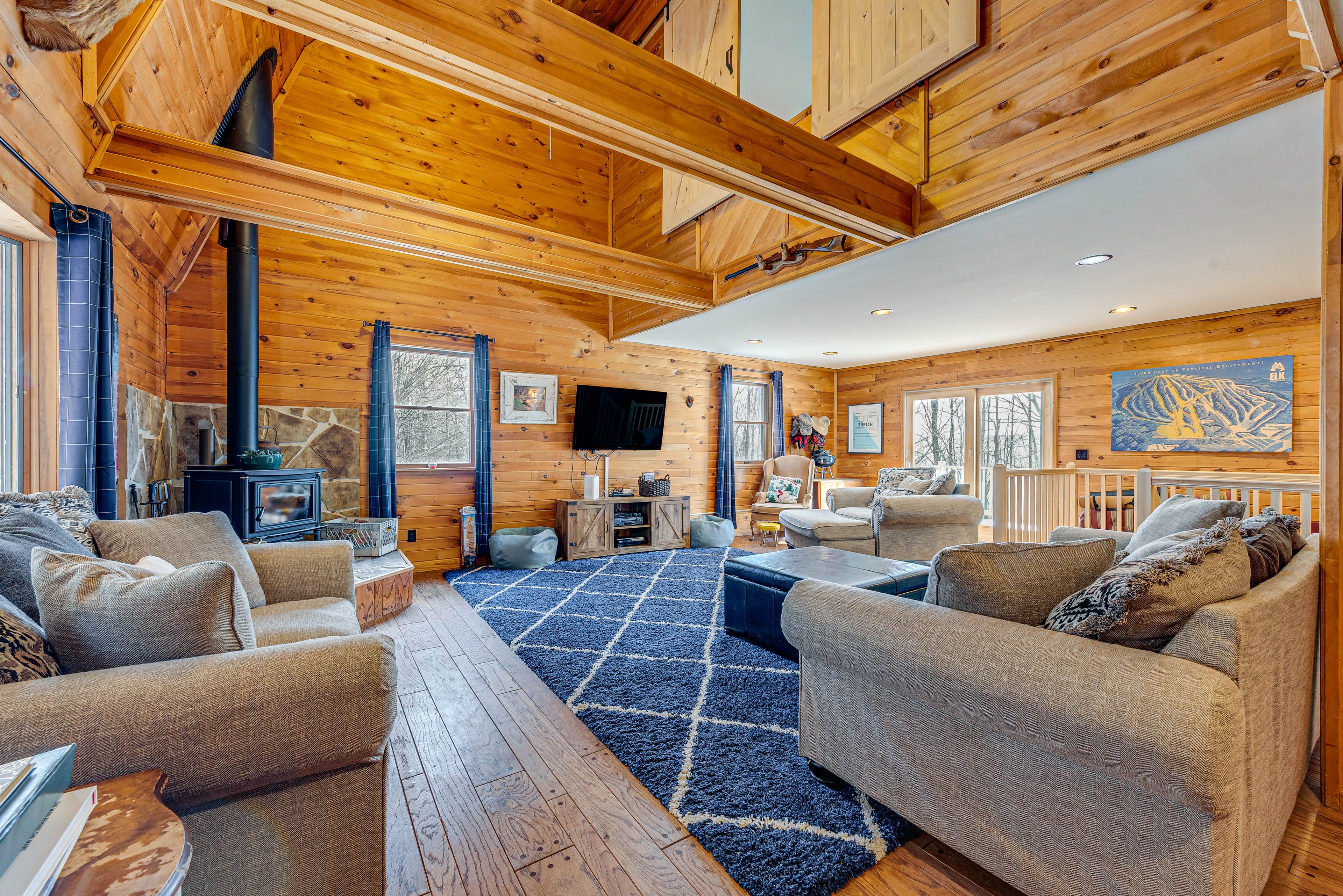 Union Dale Vacation Rental | 4BR | 2BA | 1,913 Sq Ft | 6 Exterior Steps
