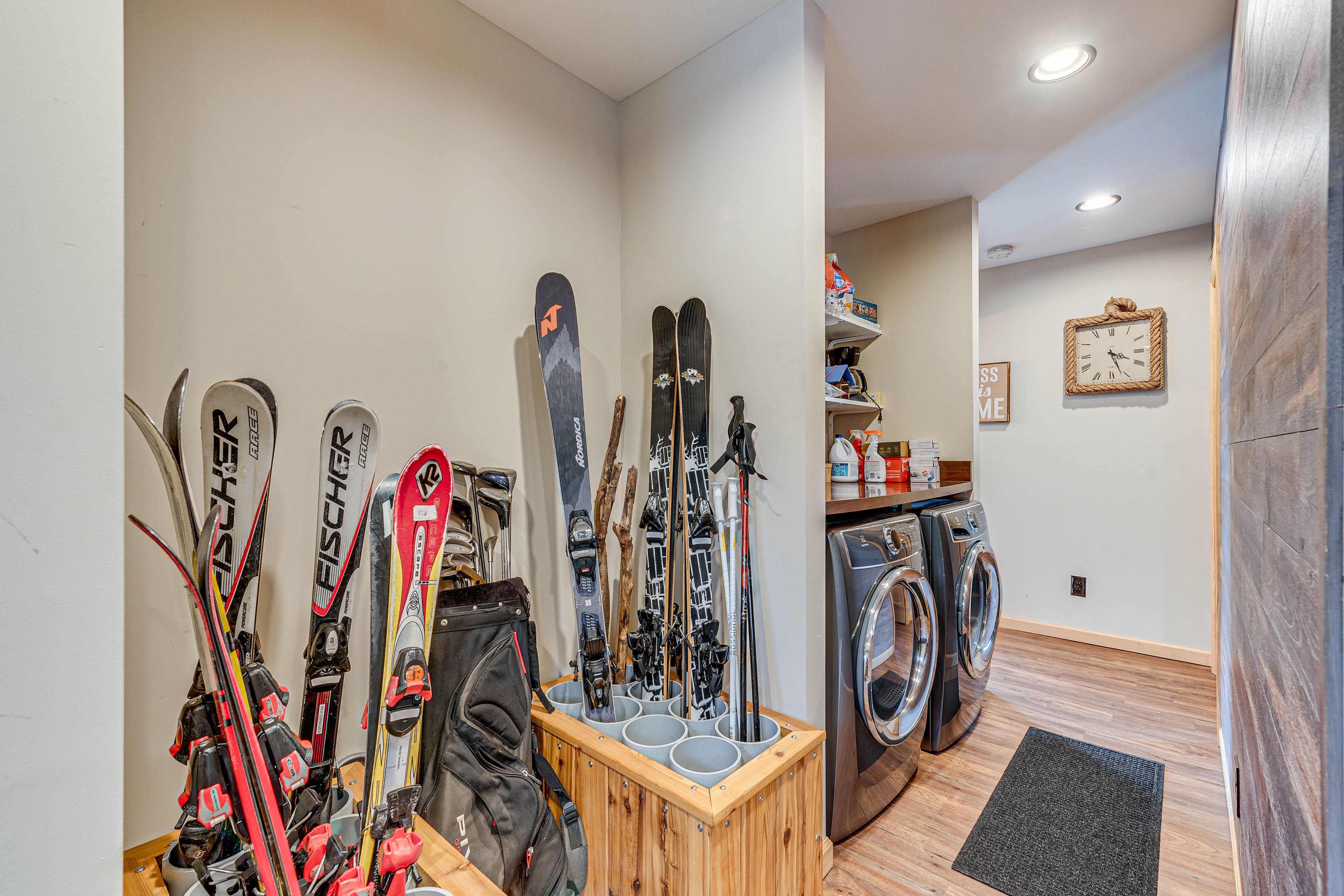 Mudroom | Ski Storage