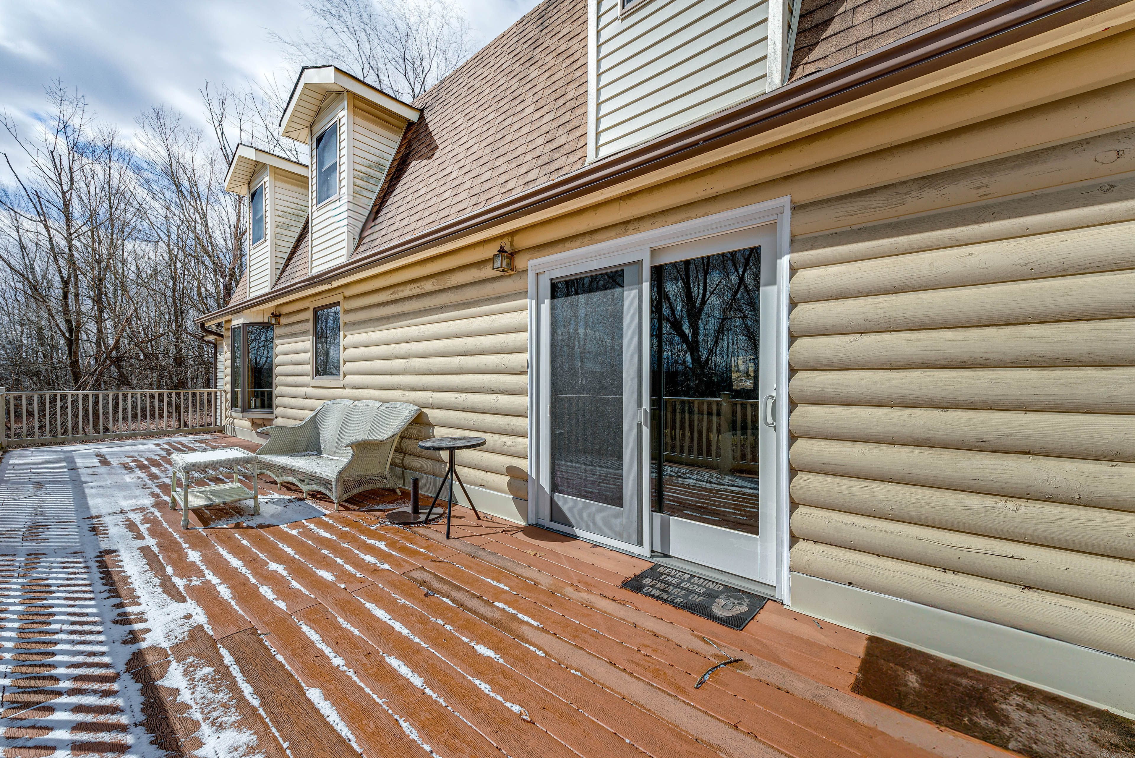 Deck | Outdoor Seating