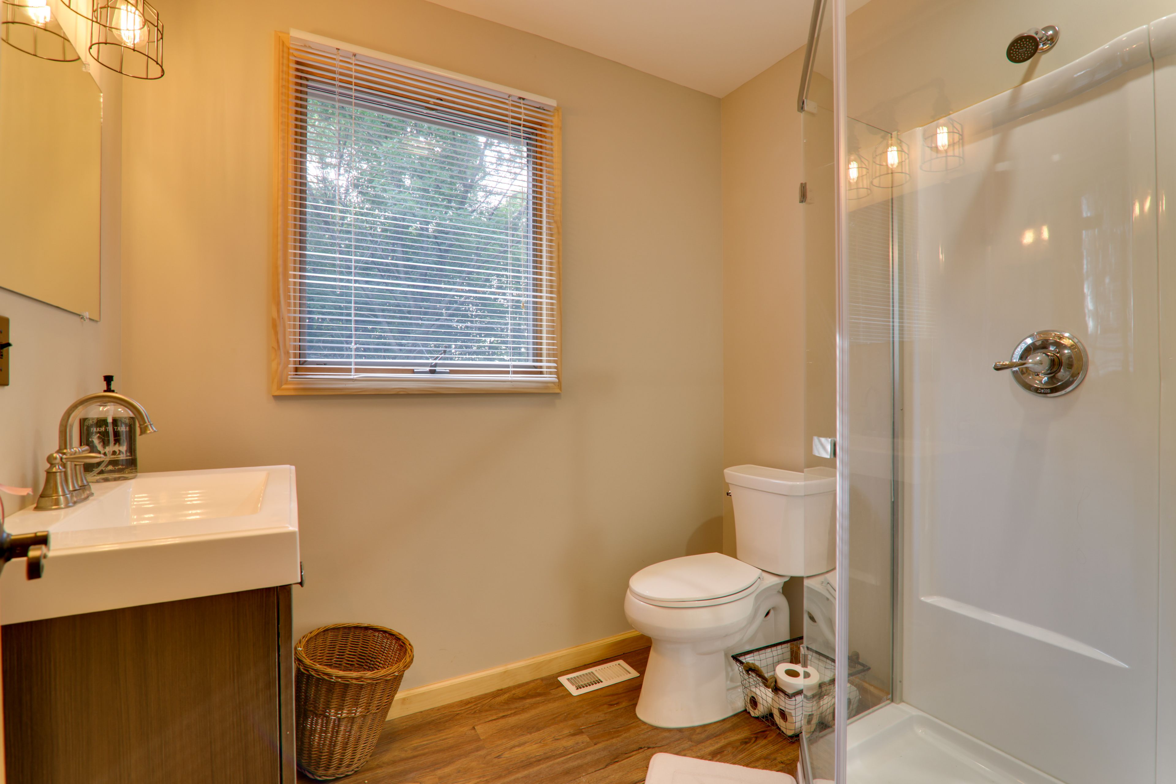 Full Bathroom | 1st Floor