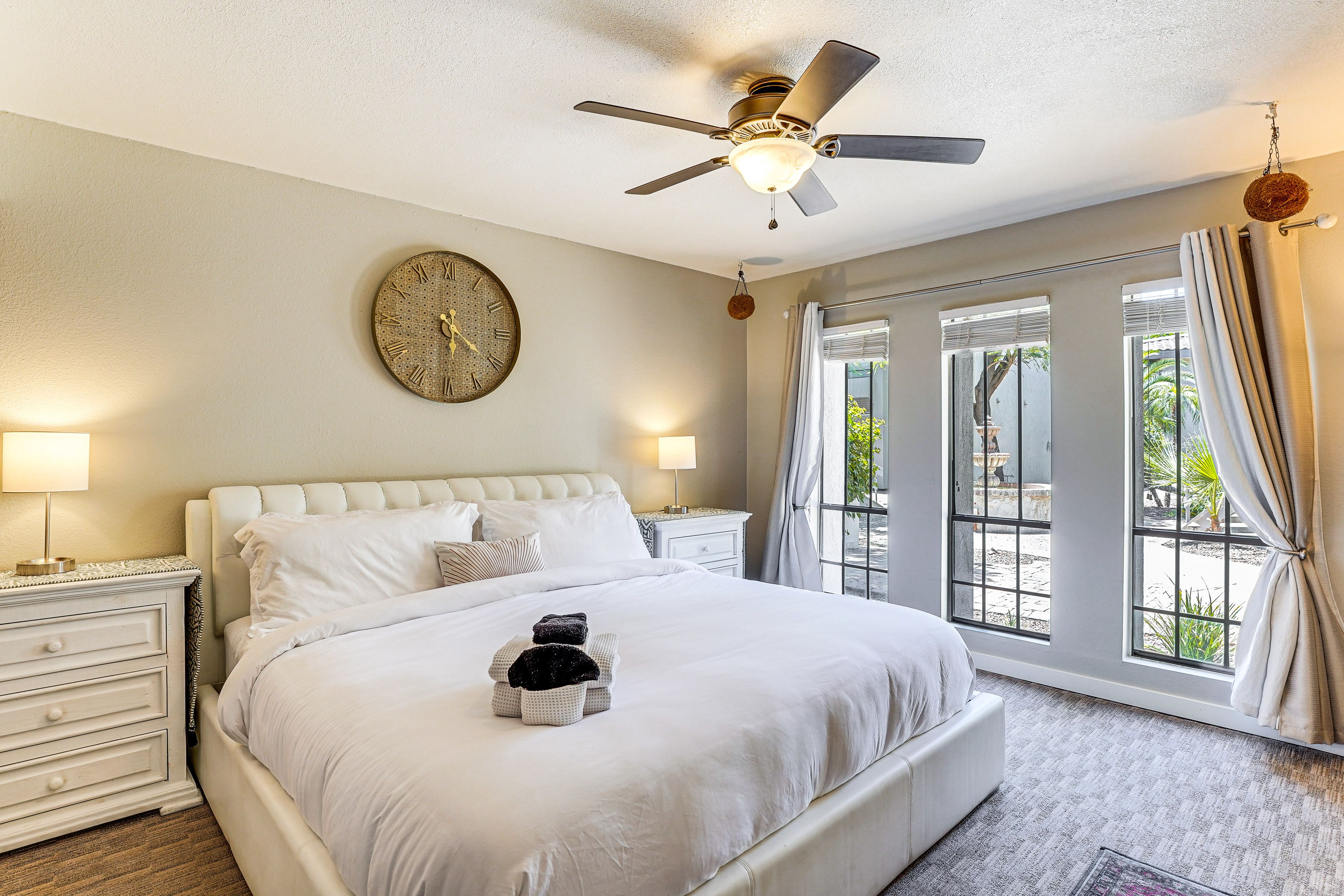 Bedroom | King Bed