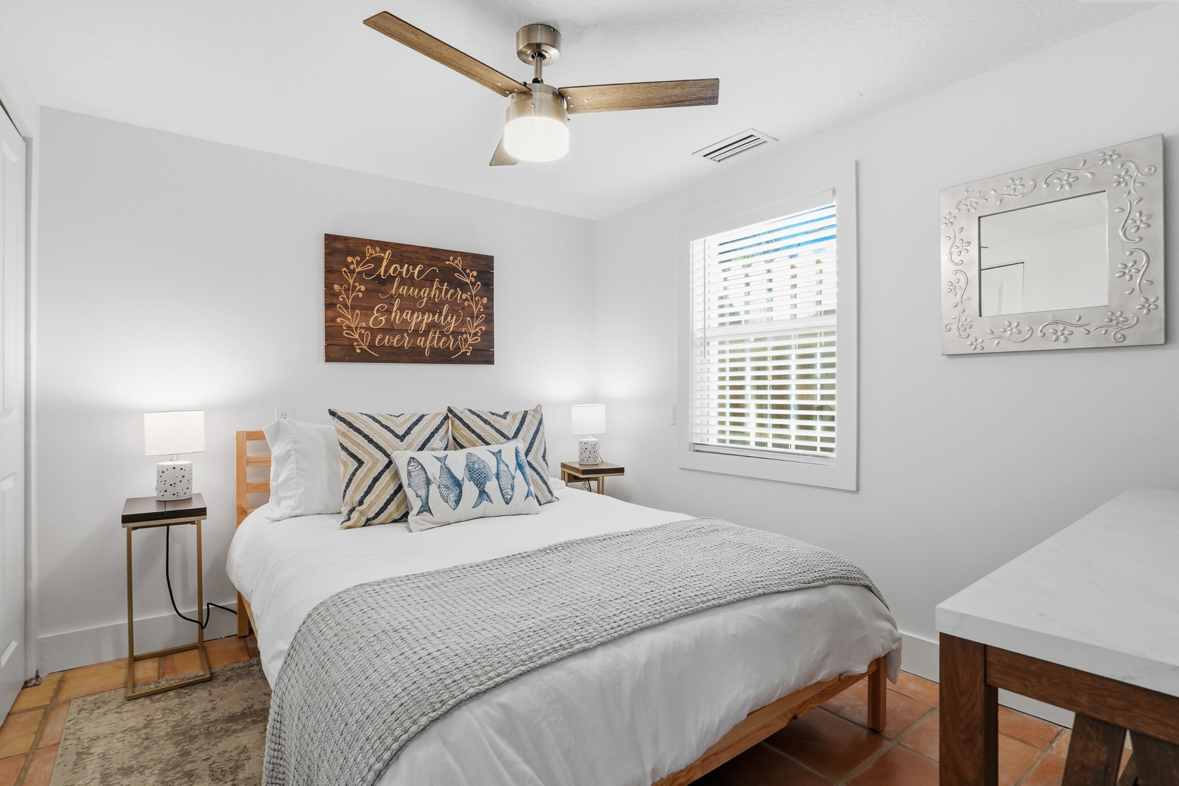 Bedroom 2 | Queen Bed