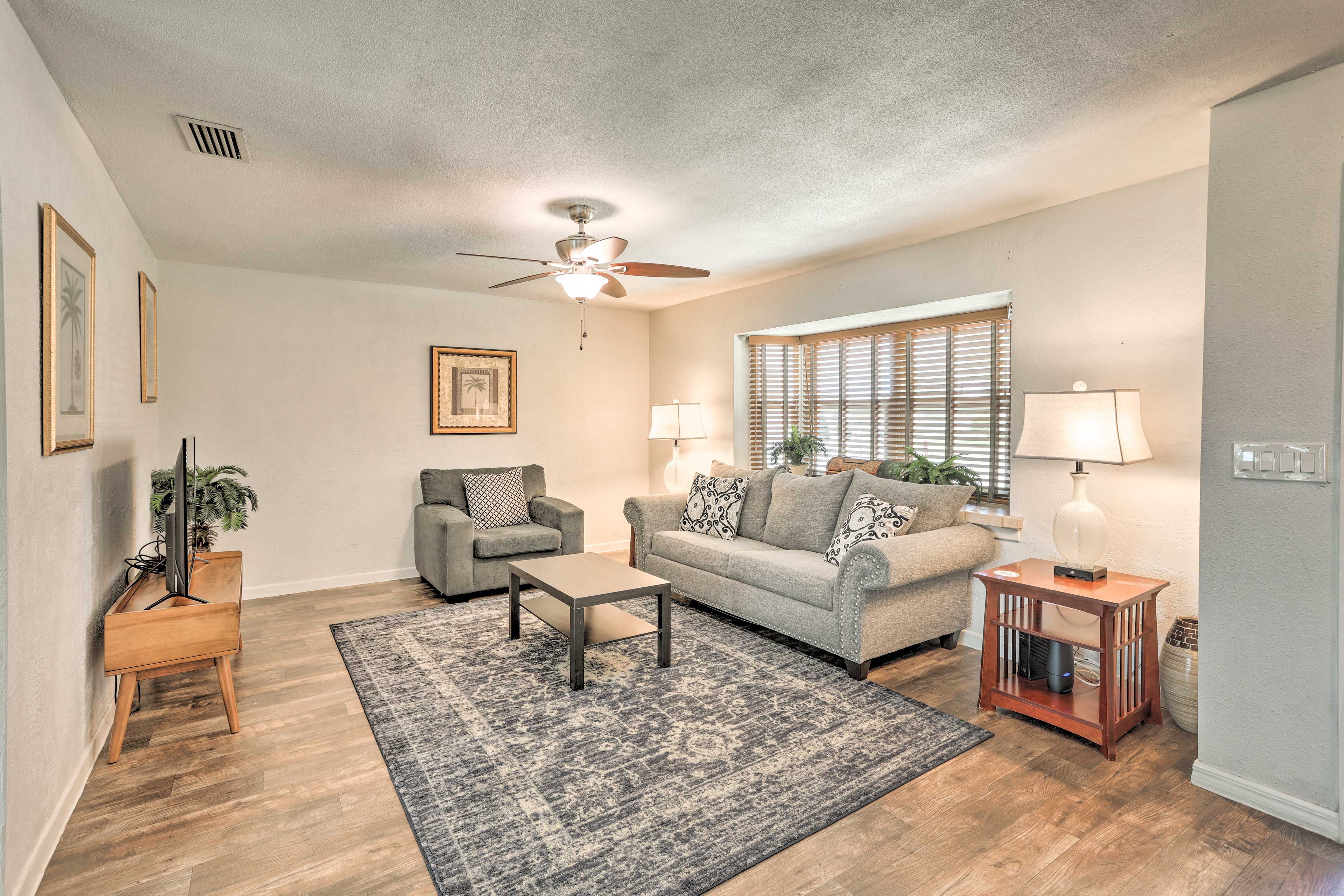 Living Room | Free WiFi