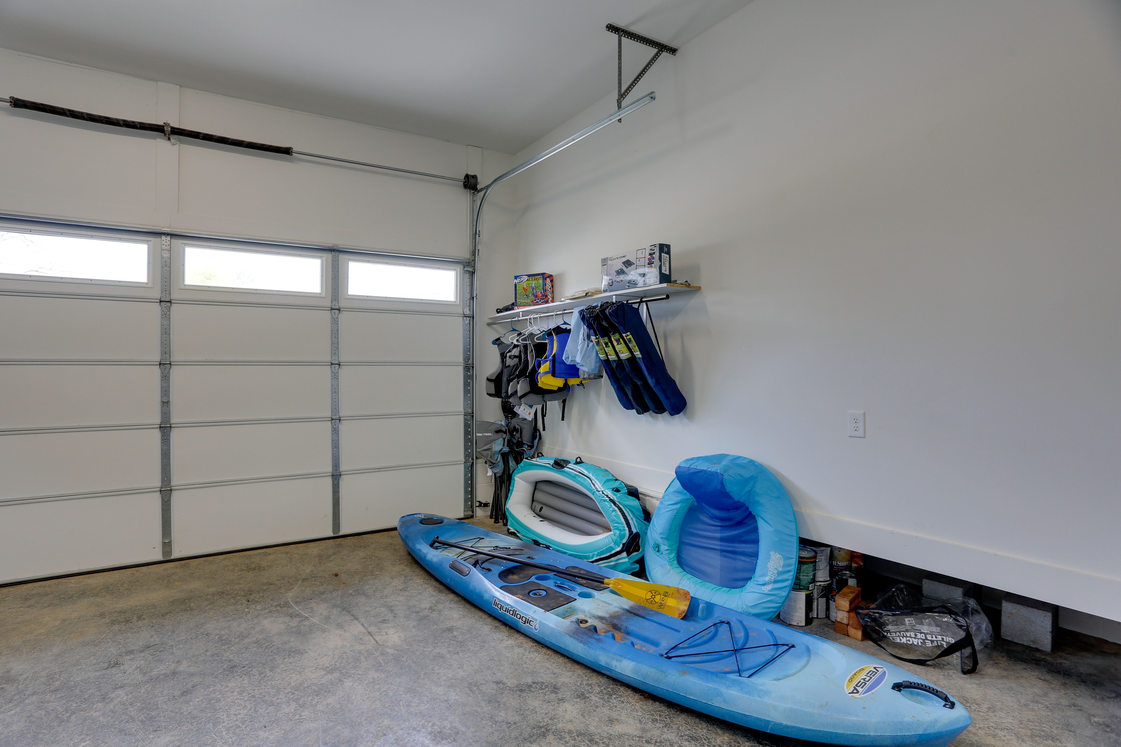 Garage | Paddleboard | Life Vests | Beach Chairs
