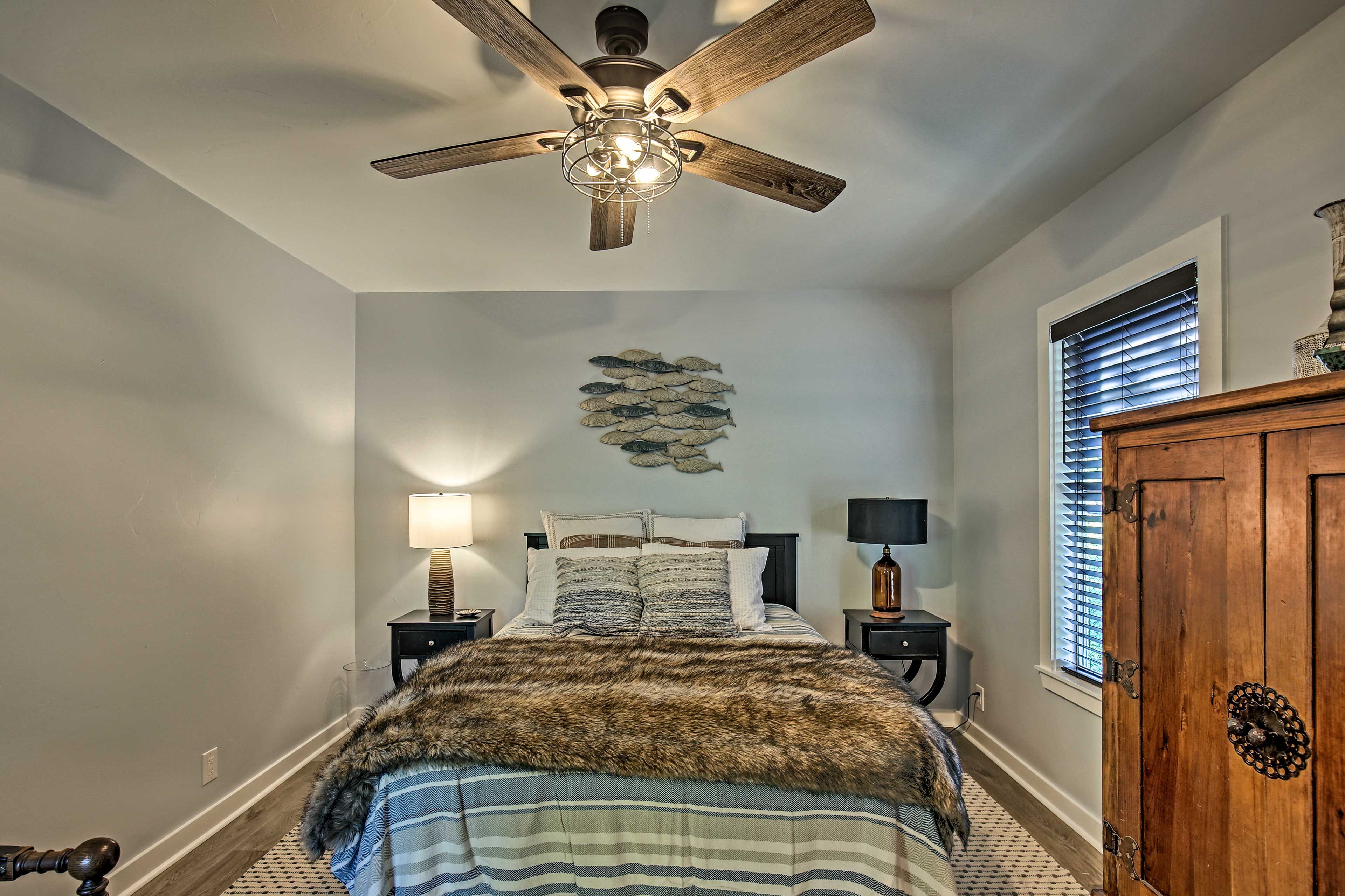 Bedroom 2 | Queen Bed