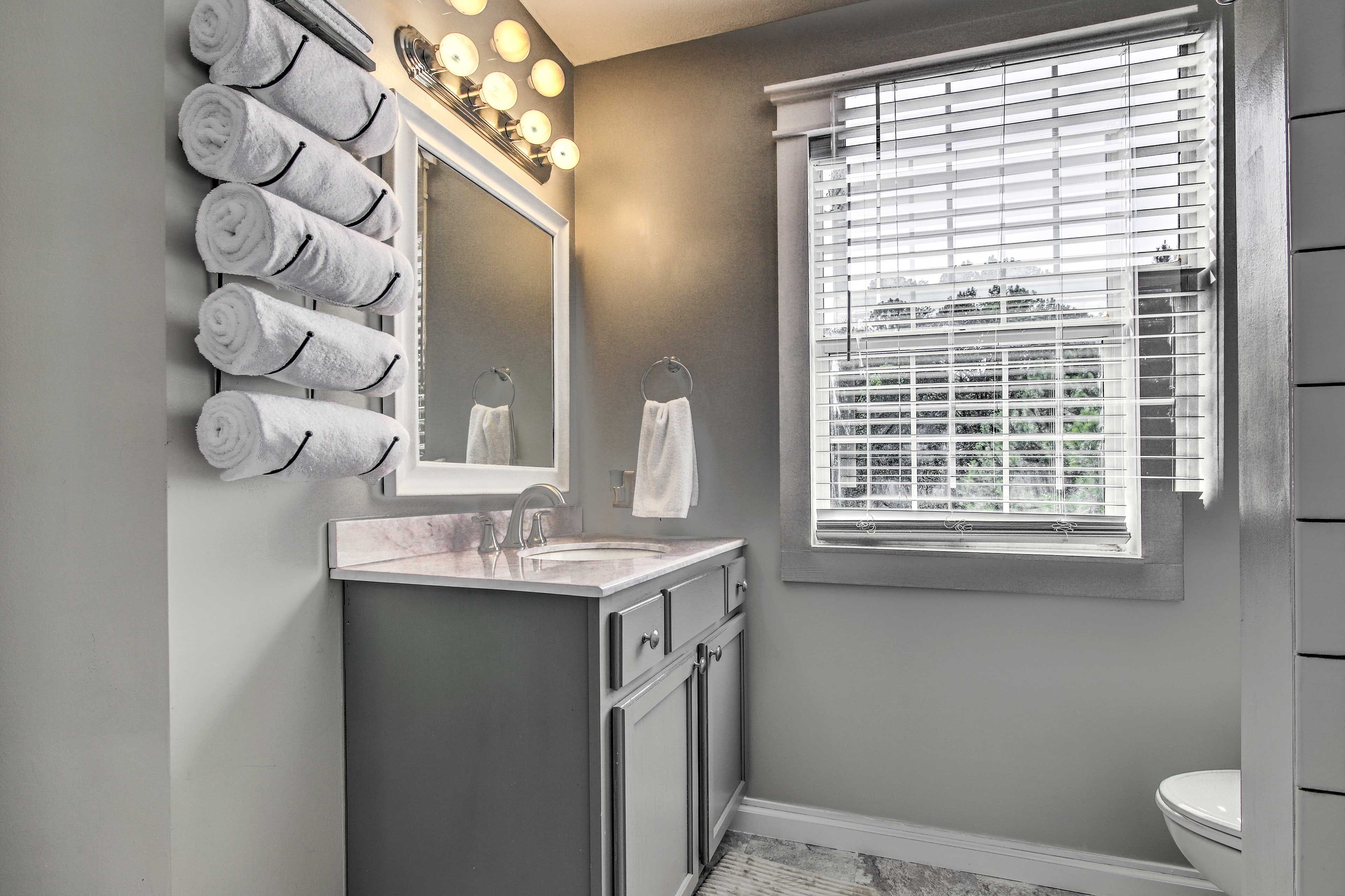 Full Bathroom | Hair Dryer