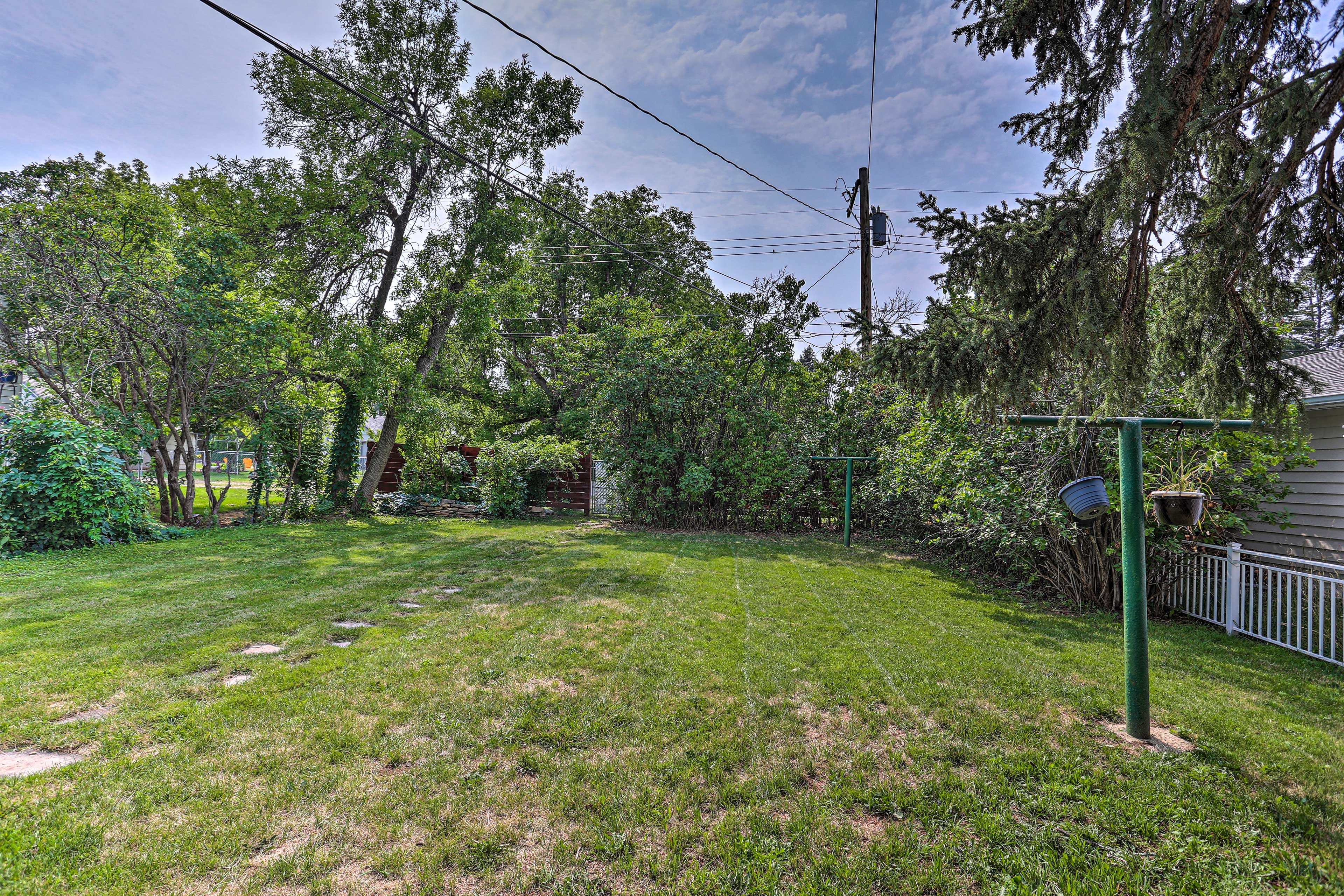Private Yard | Fire Pit