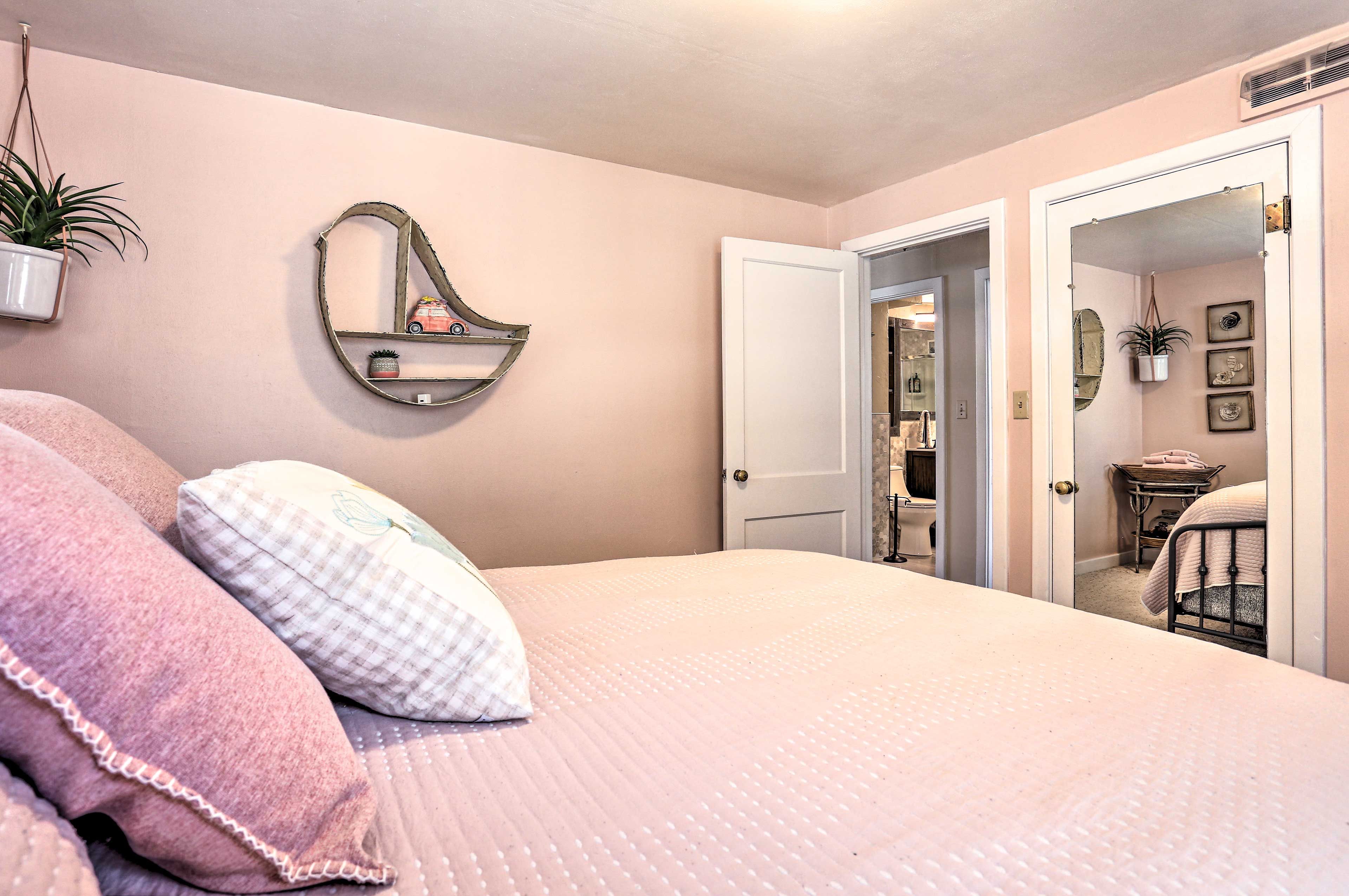 Bedroom 1 | Linens Provided