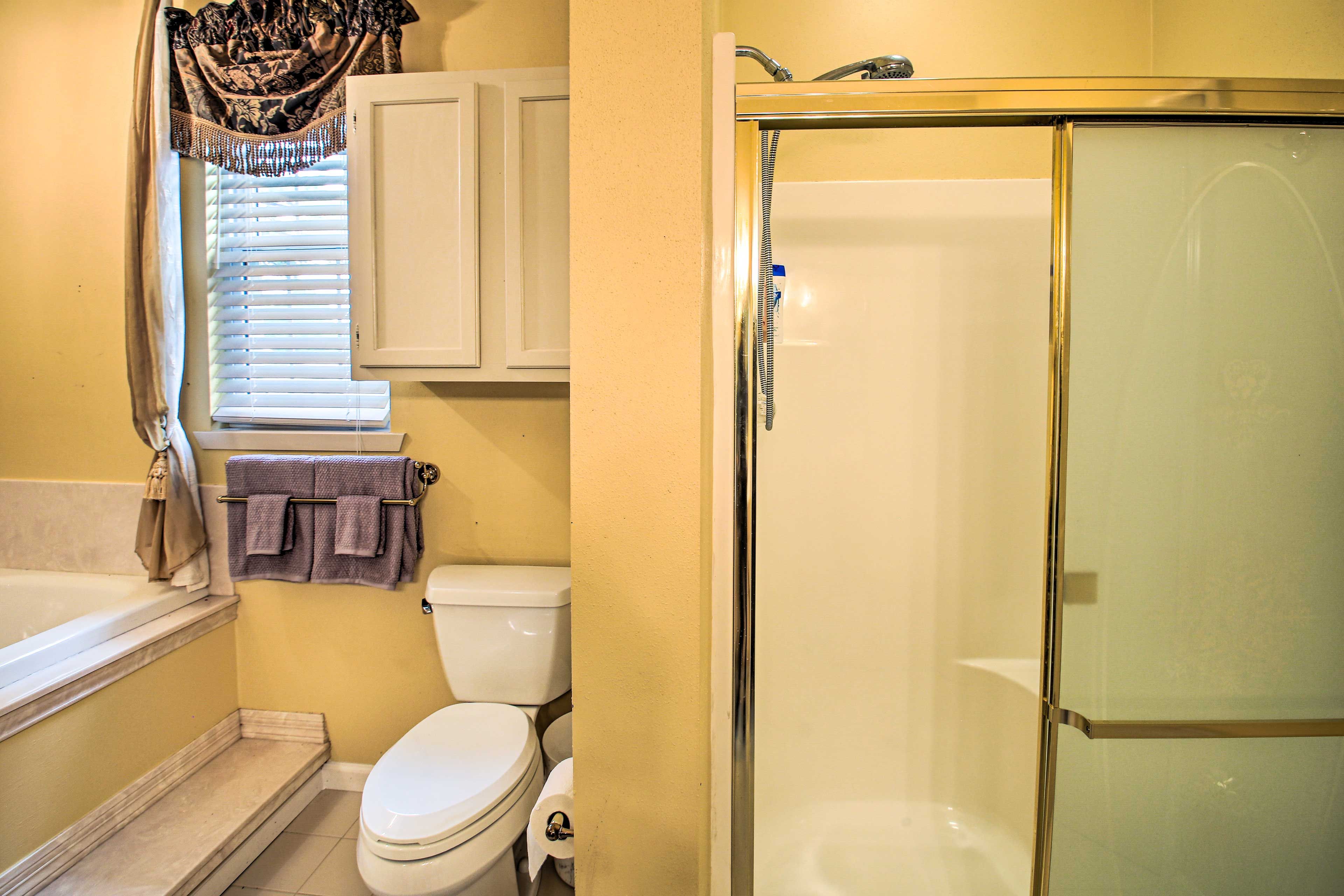 En-Suite Bathroom | Linens & Towels | Complimentary Toiletries | Hair Dryer