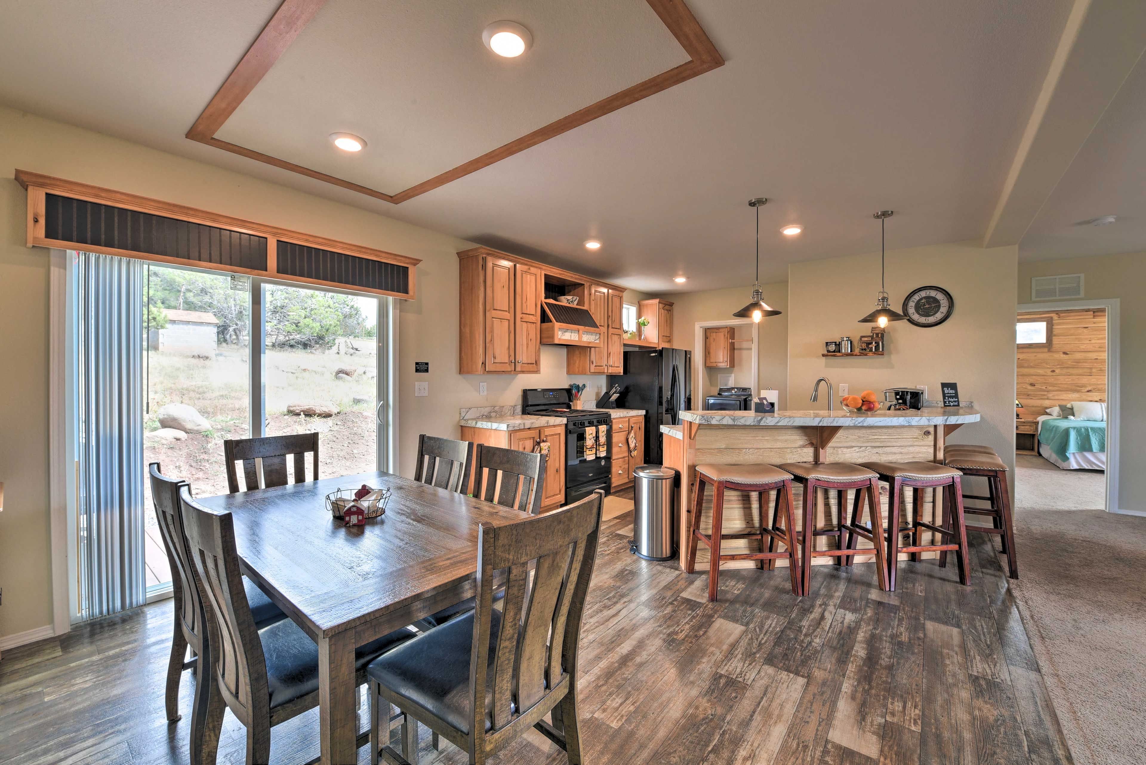 Dining Area | Dishware Provided