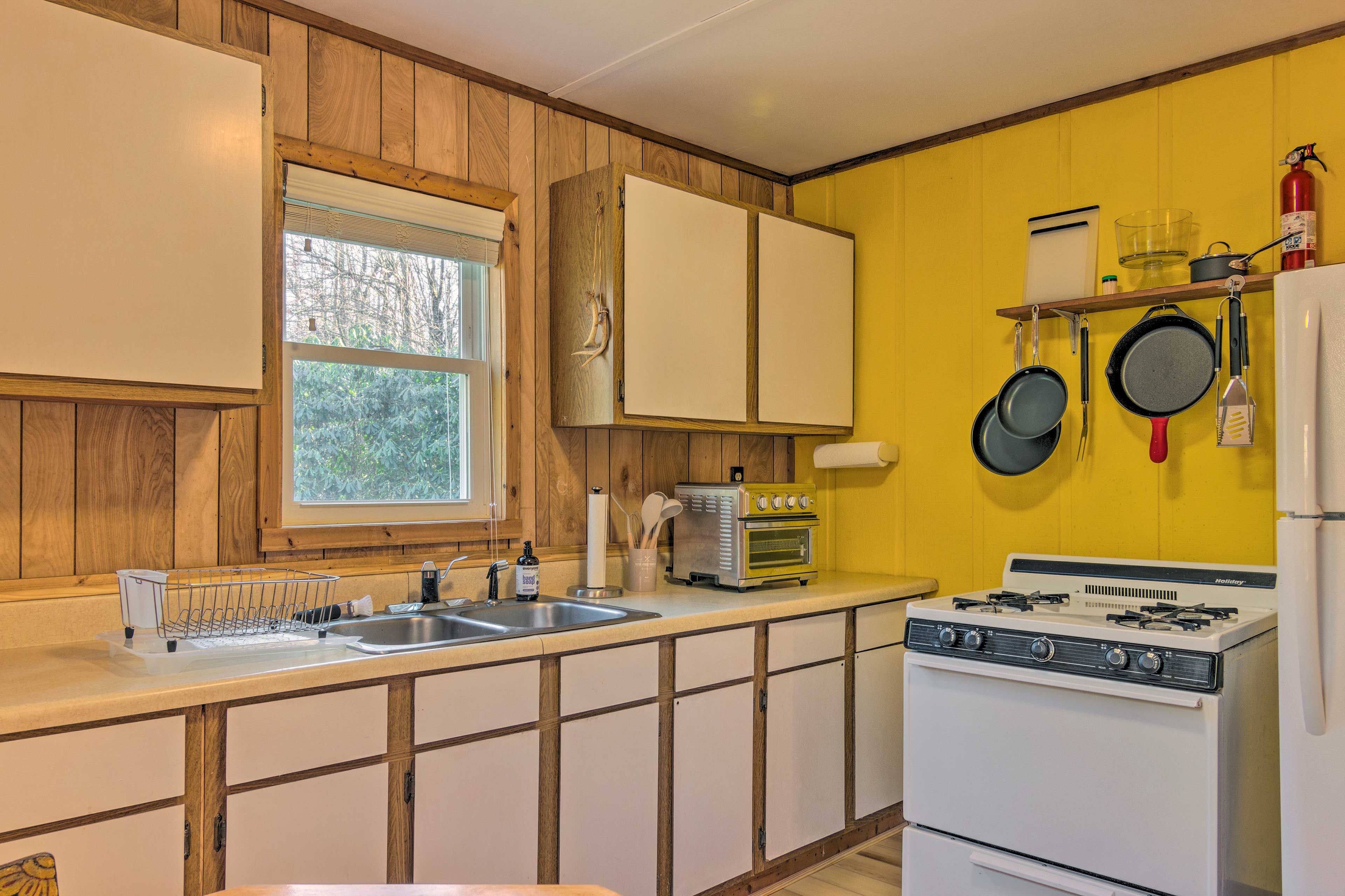 Kitchen | Trash Bags + Paper Towels