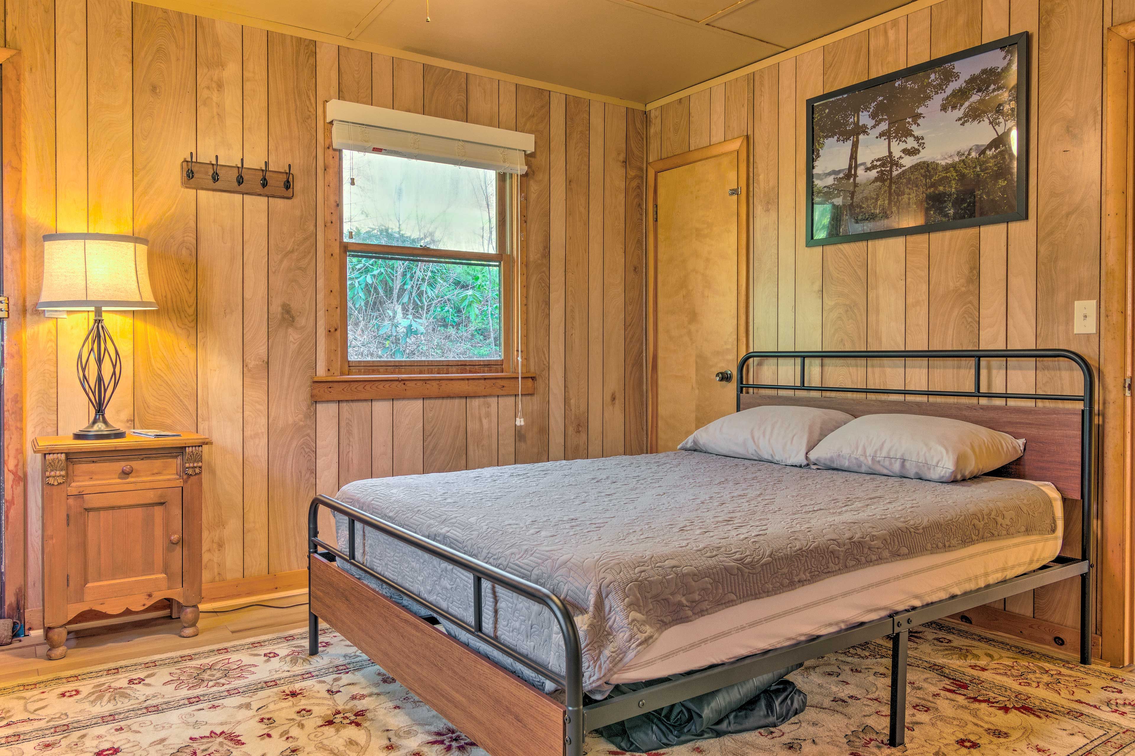 Bedroom 1 | Linens Provided