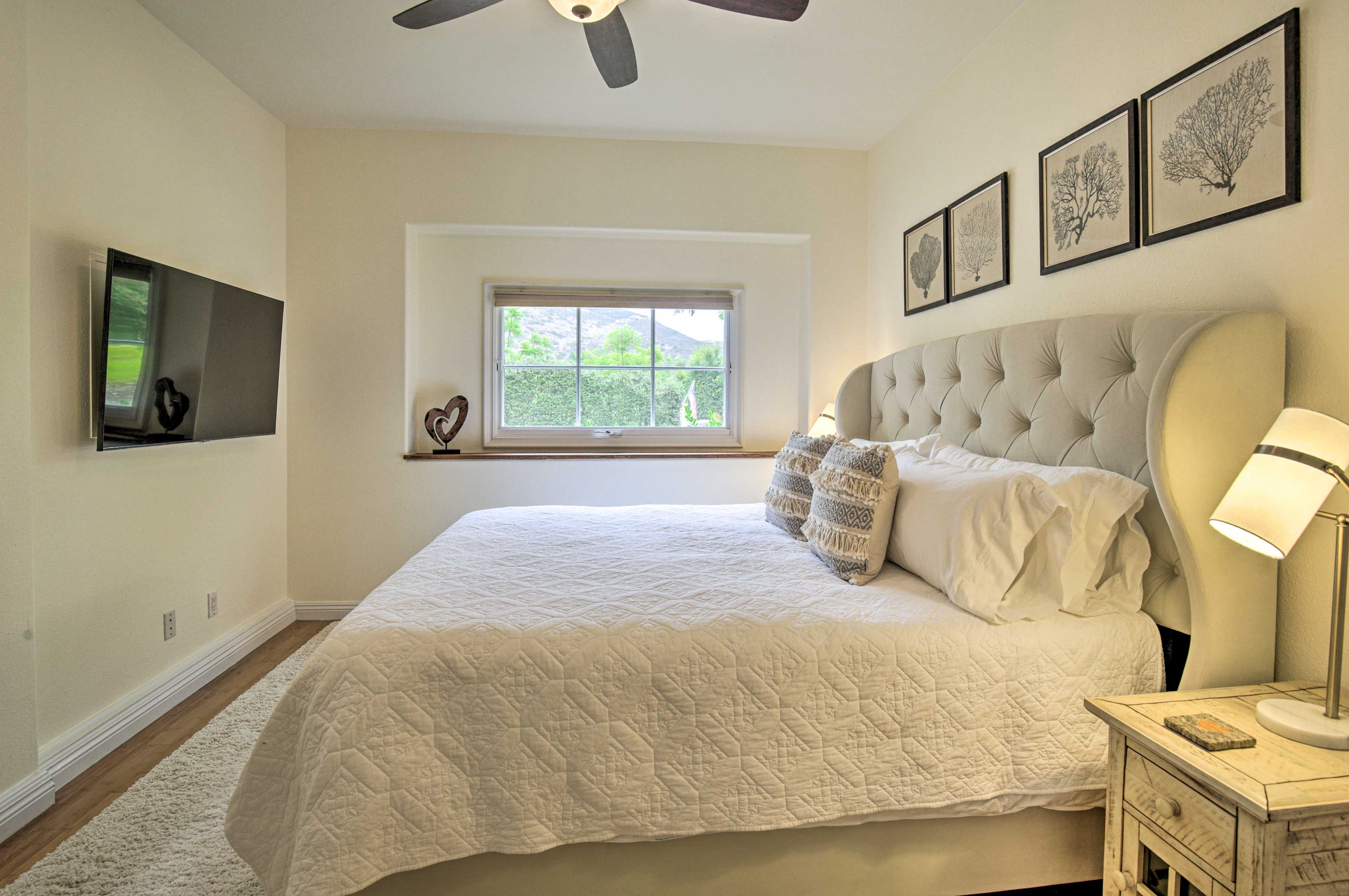 Bedroom | California King Bed