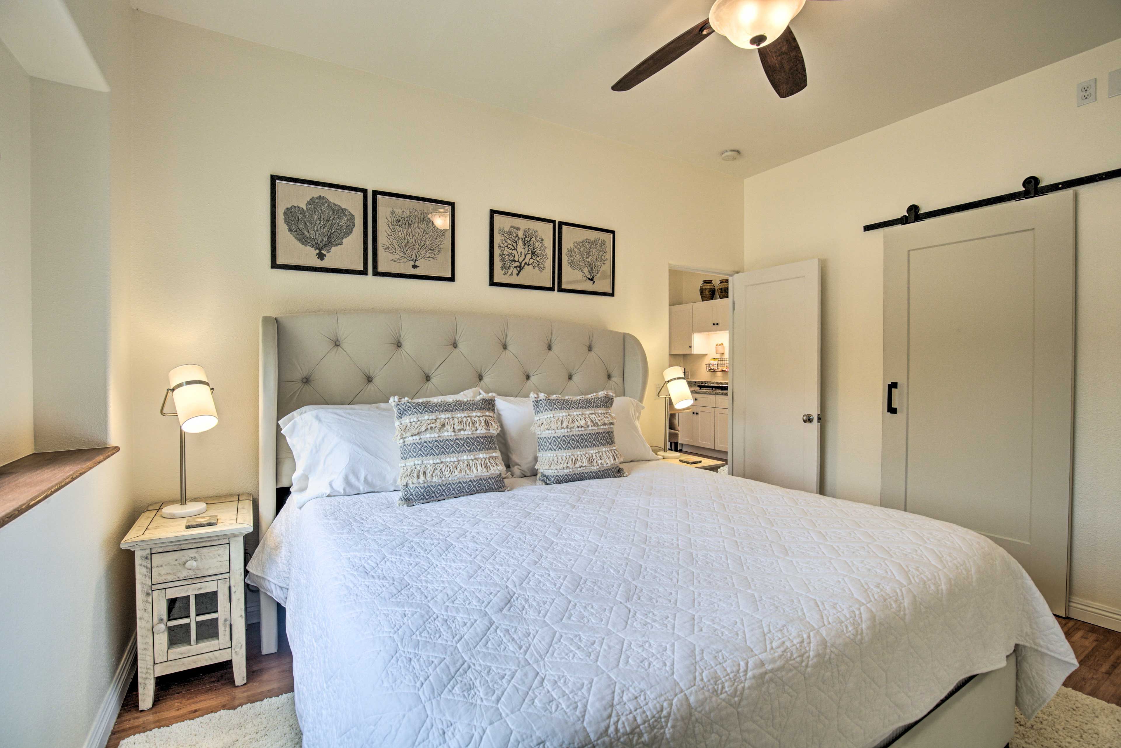 Bedroom | Smart TV