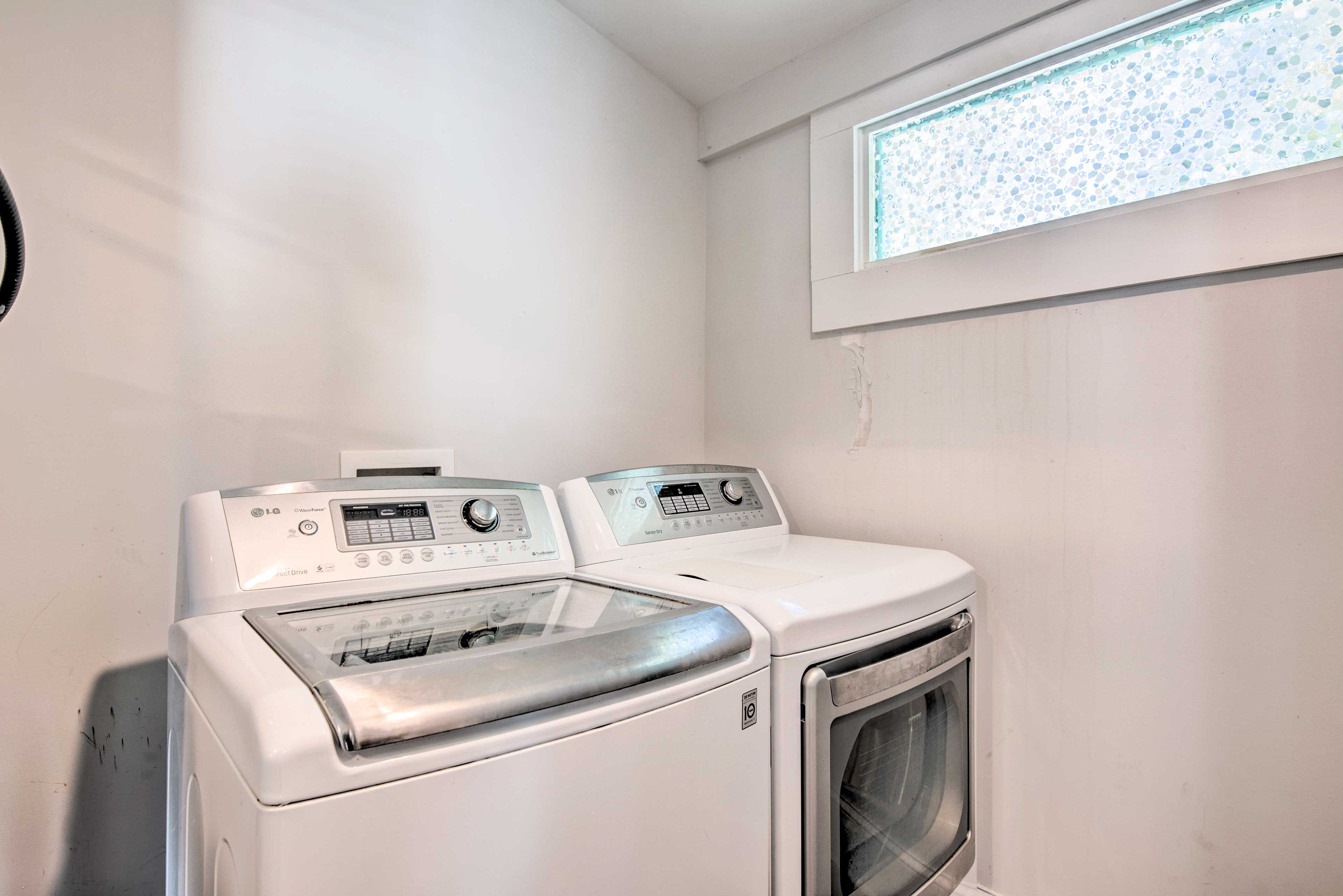 Laundry Room | Washer & Dryer