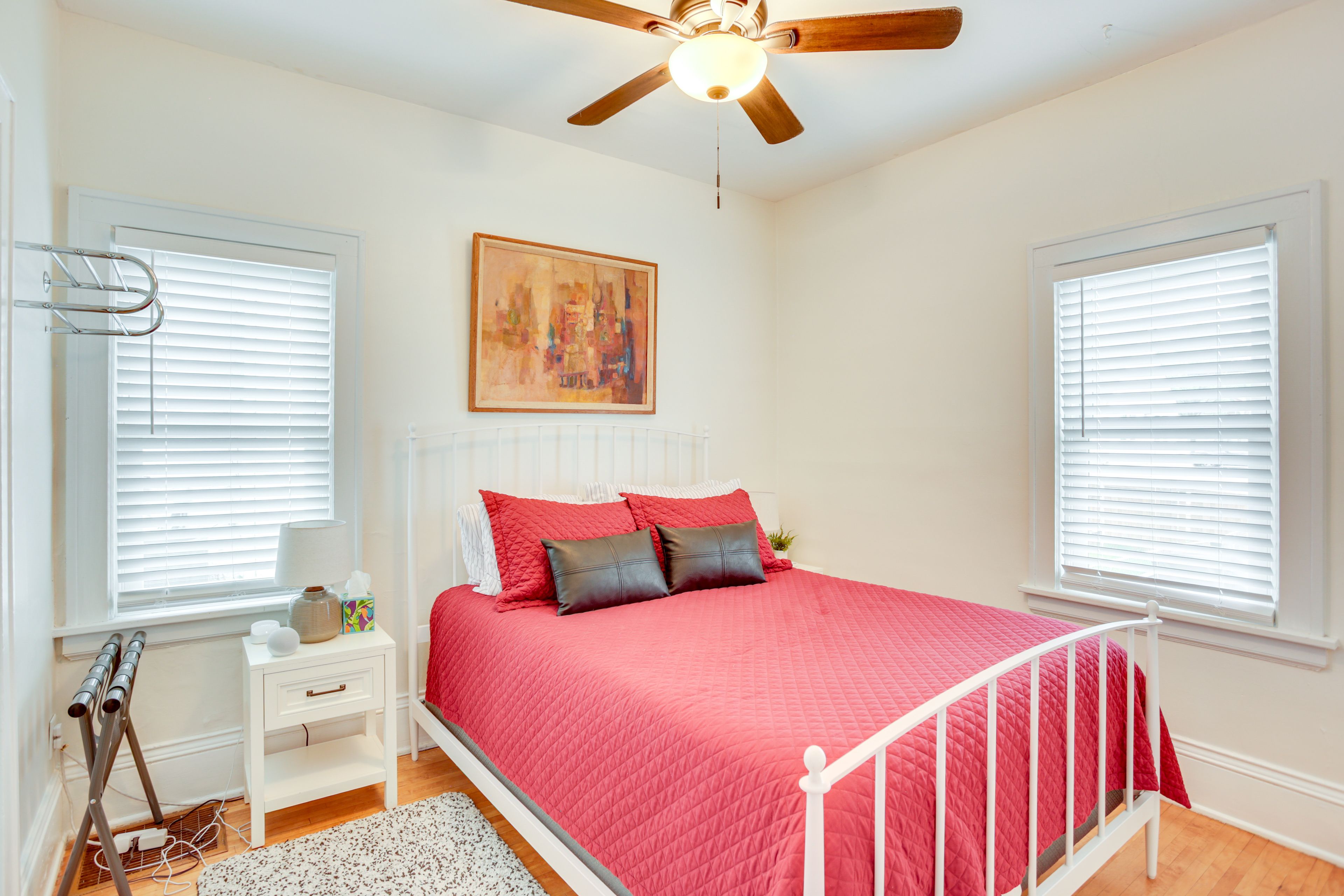 Bedroom 1 | Queen Bed | 1st Floor | Linens Provided