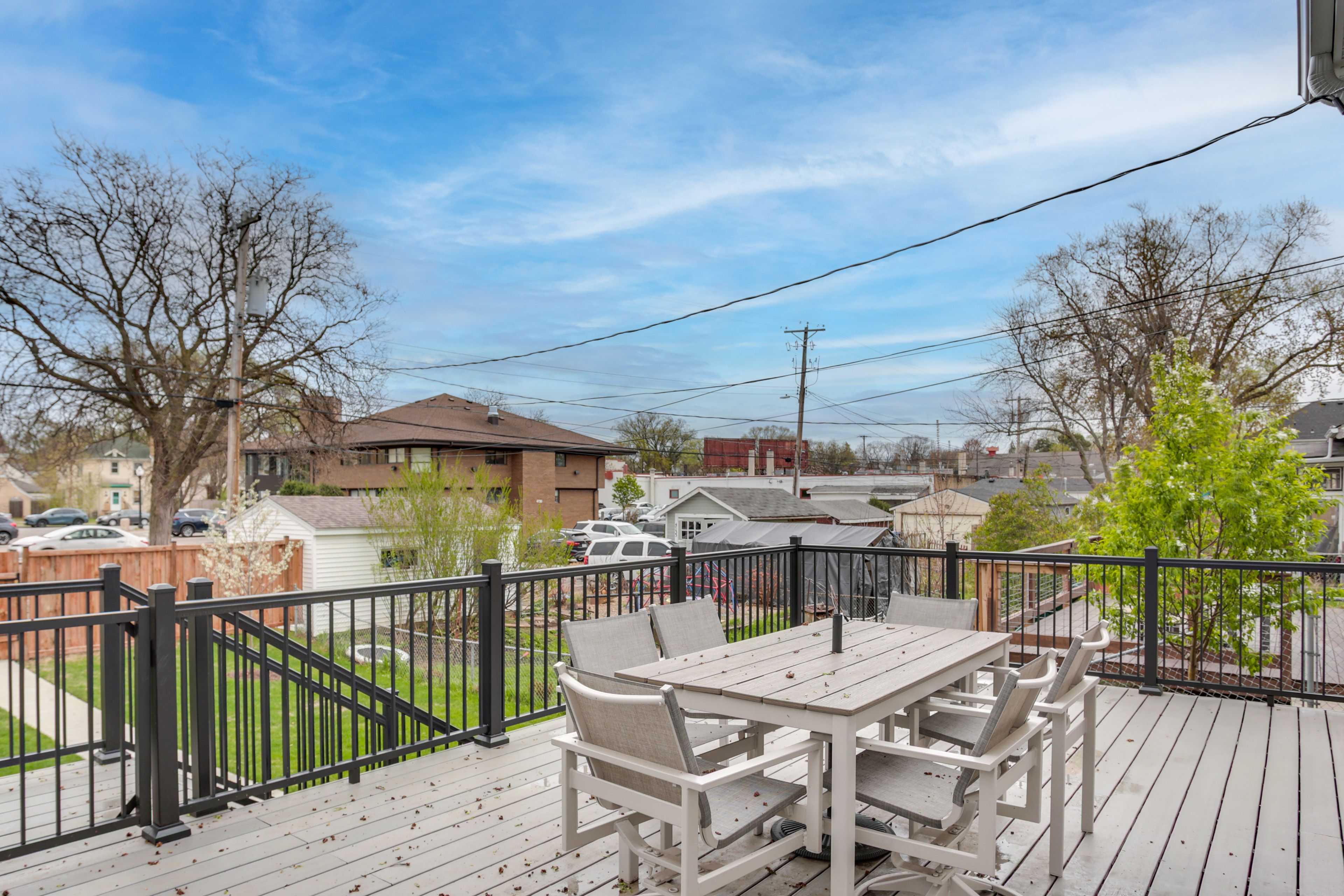 Minneapolis Vacation Rental | 2BR | 1BA | 744 Sq Ft | 5 Steps Required