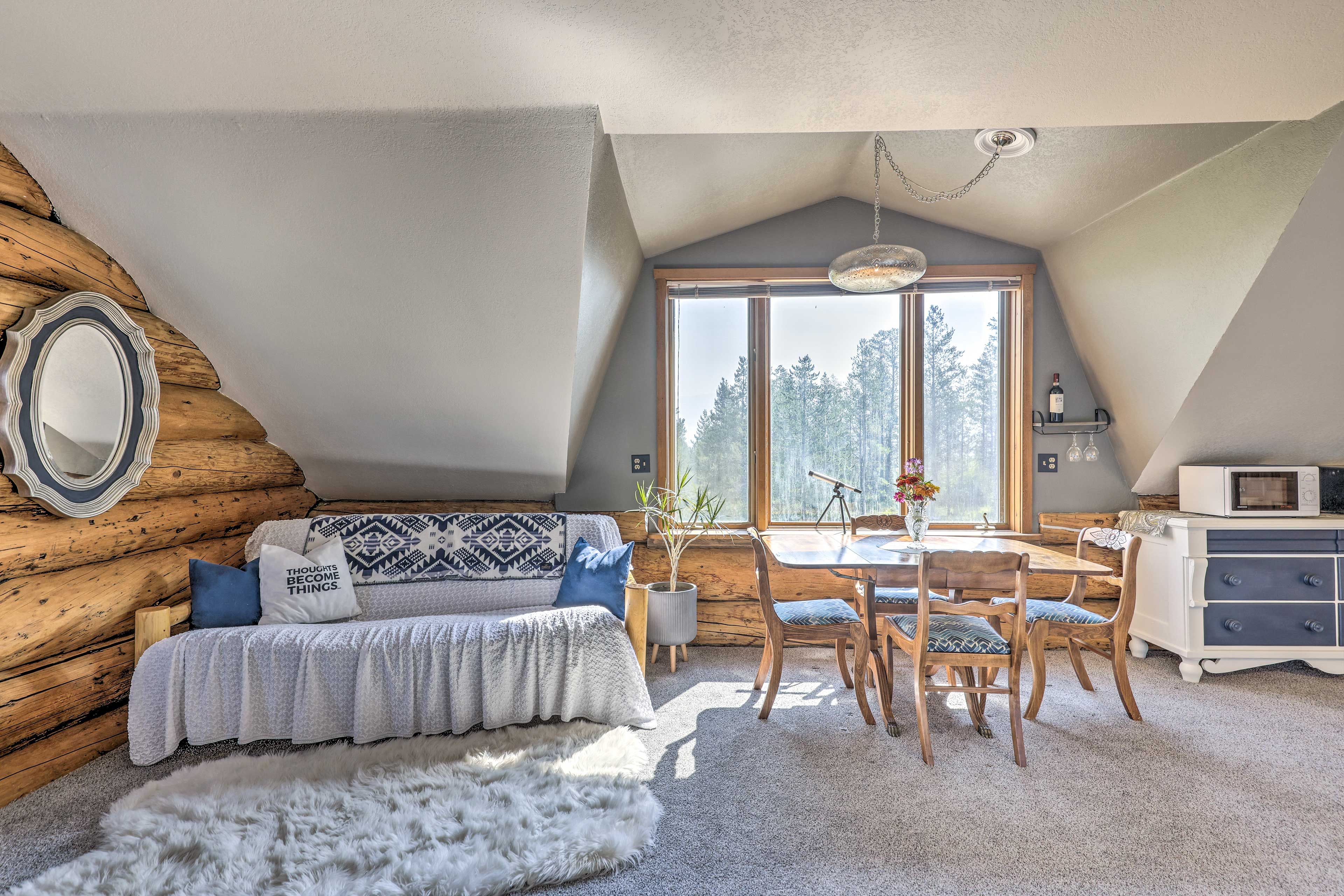 Studio | Futon (Kids Only)