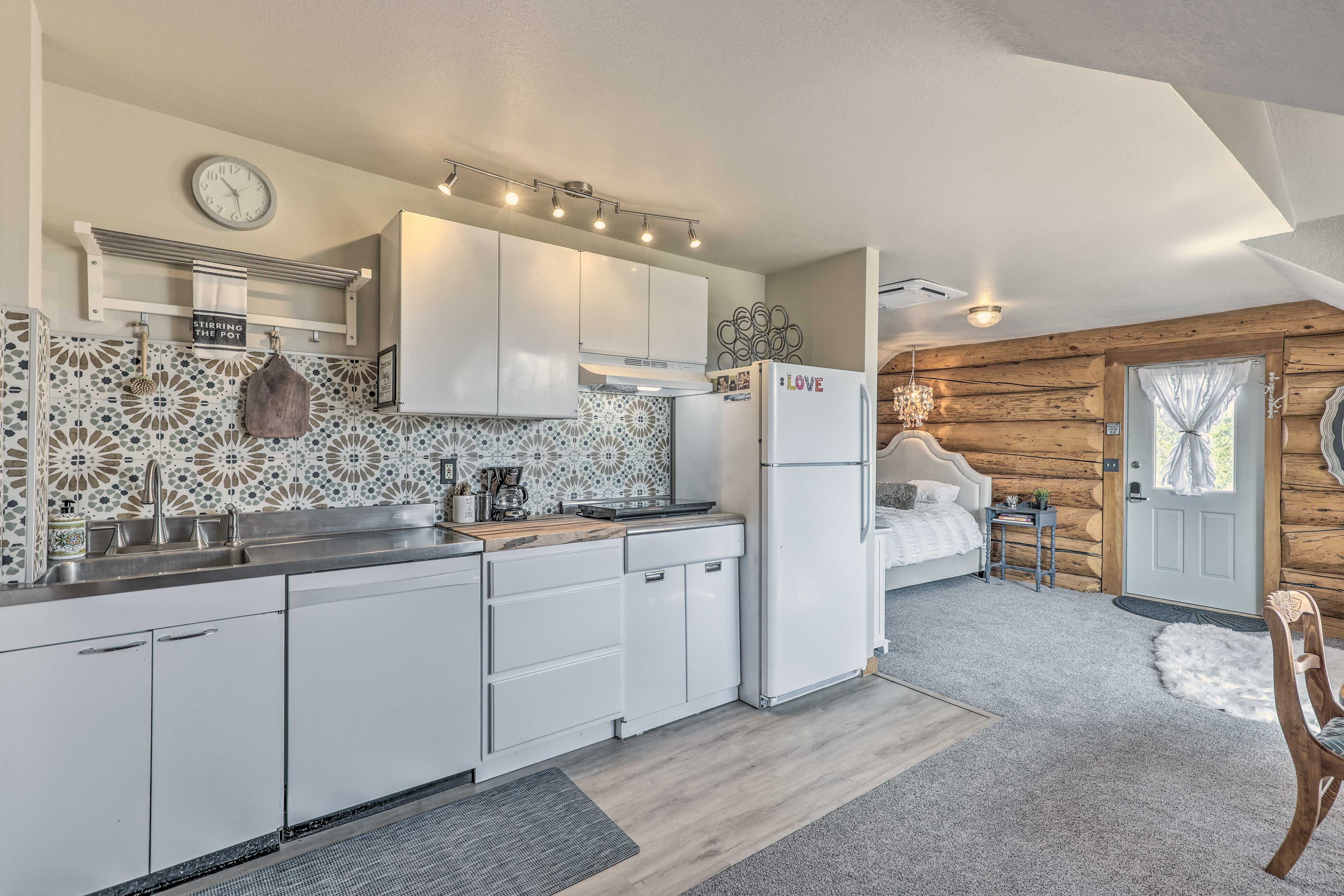 Kitchenette | Fully Equipped