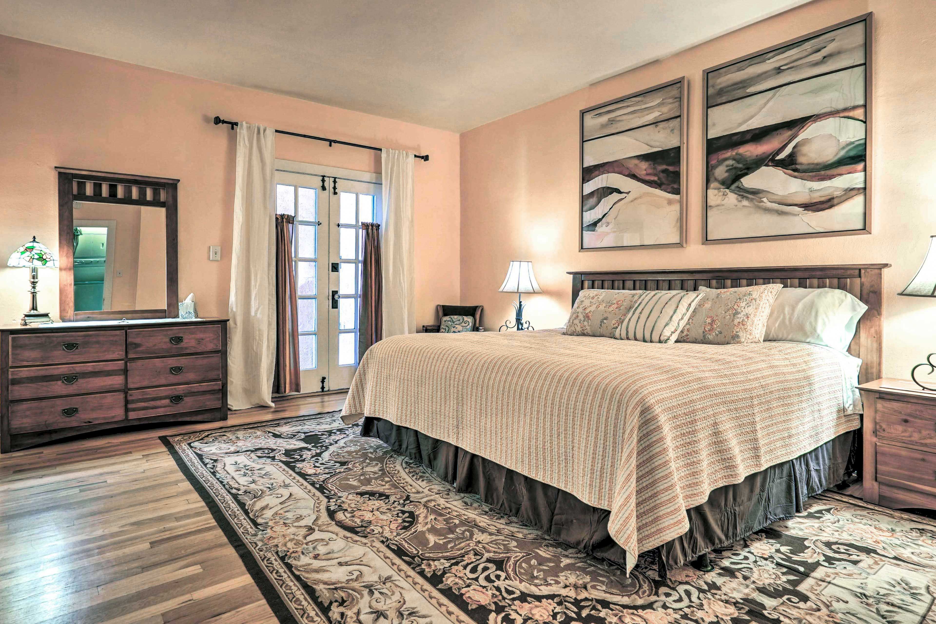 Bedroom 1 | King Bed