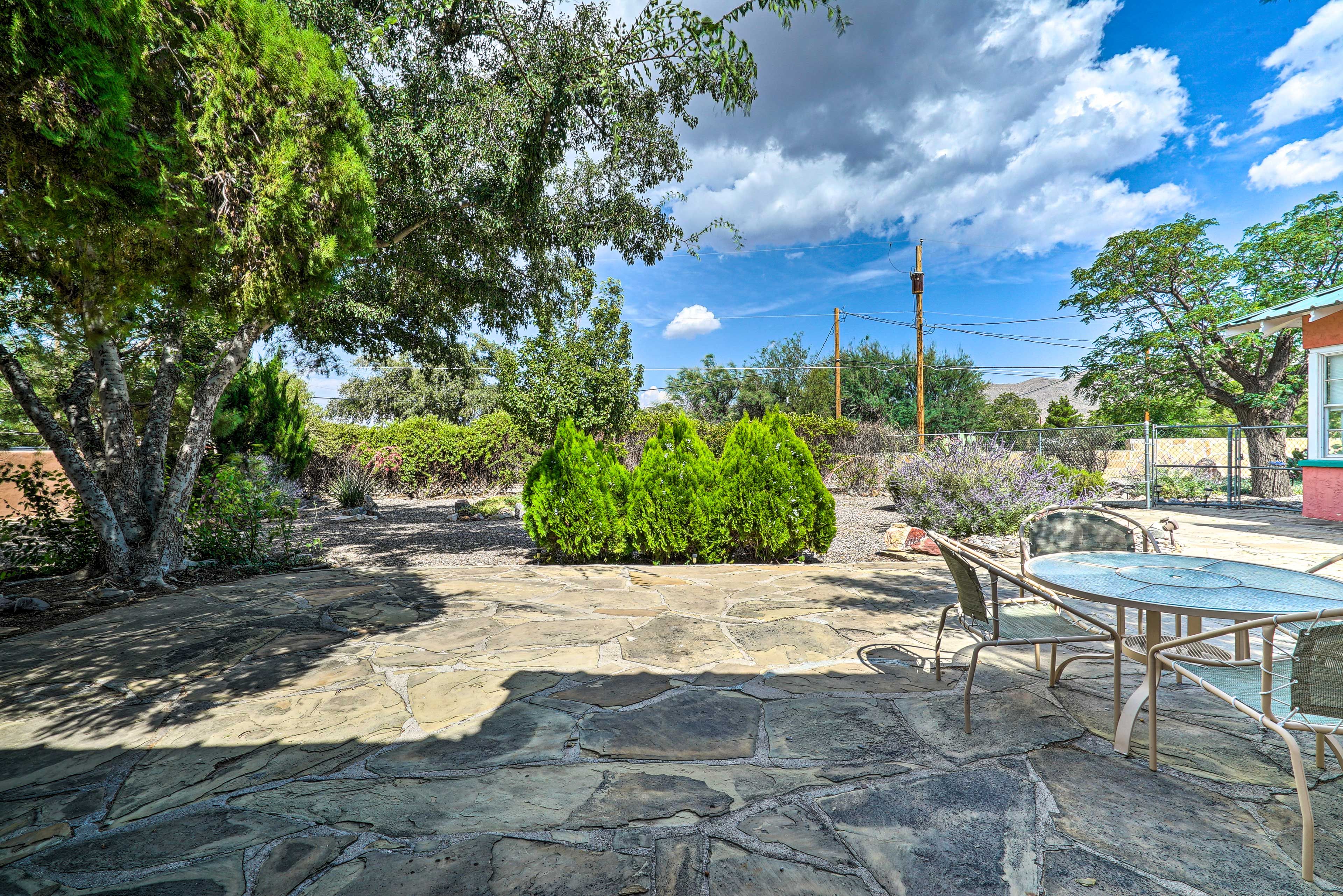 Backyard | Dining Set