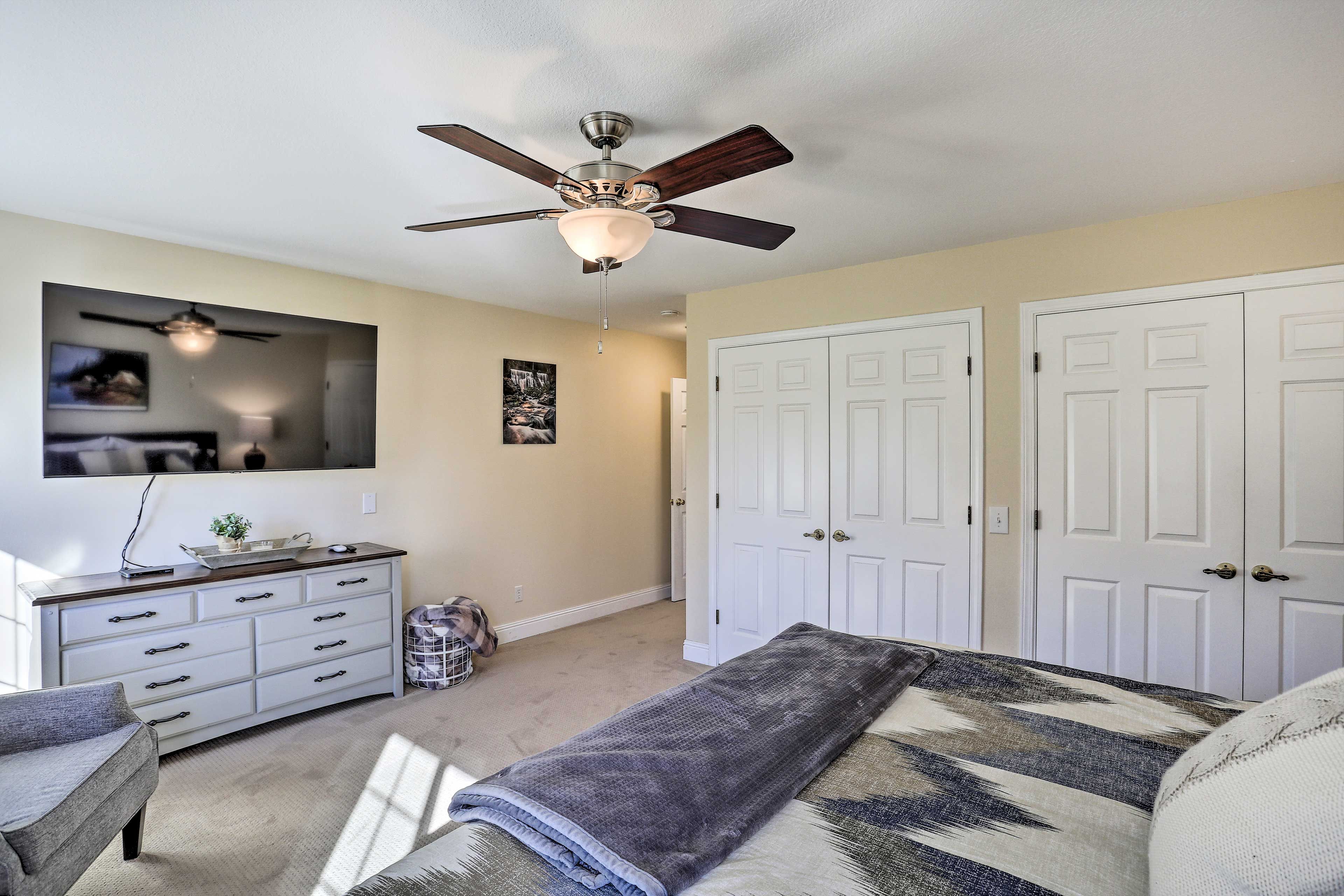 Bedroom 1 | Smart TV