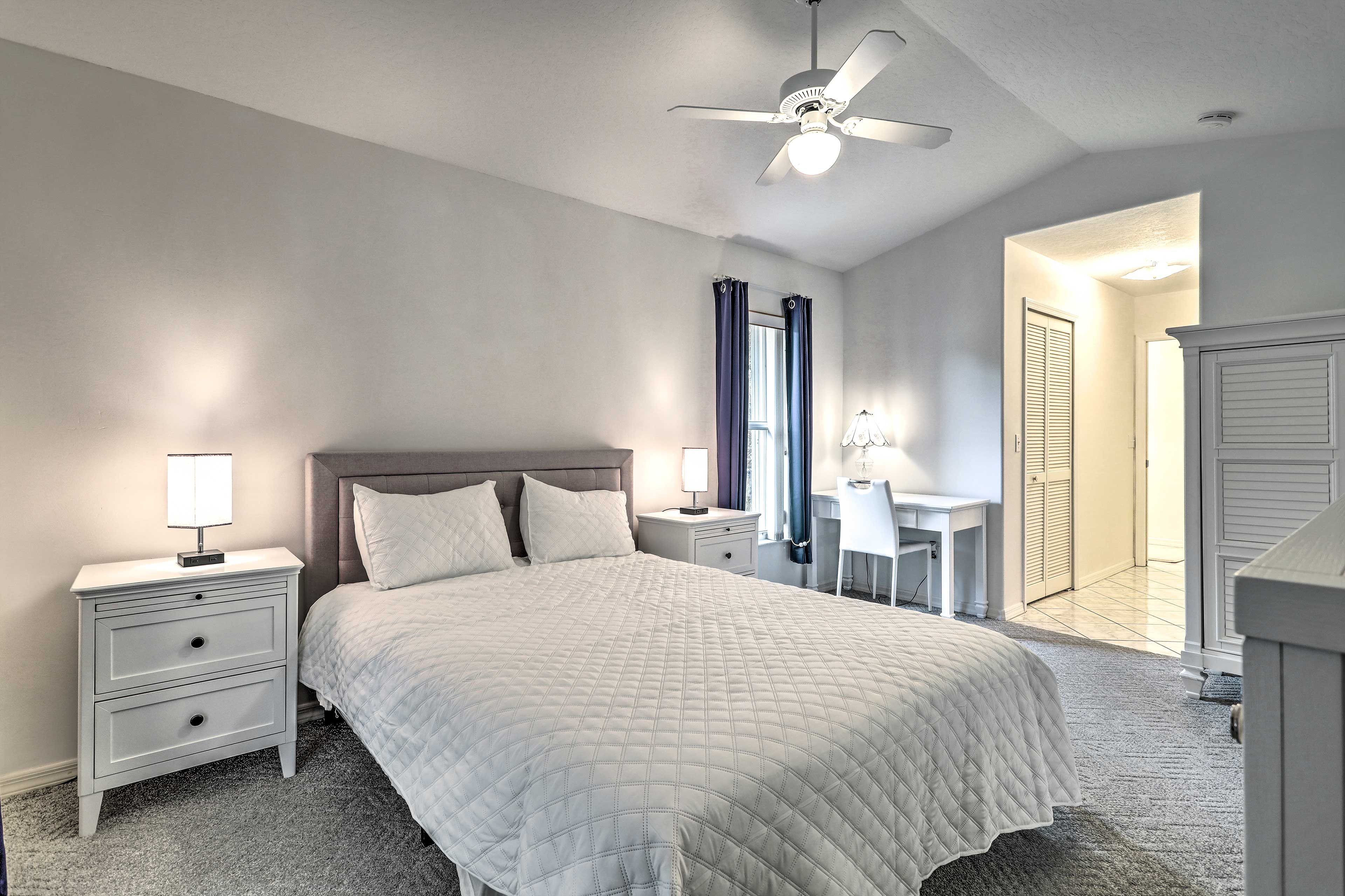 Bedroom 1 | Queen Bed | En-Suite Bathroom