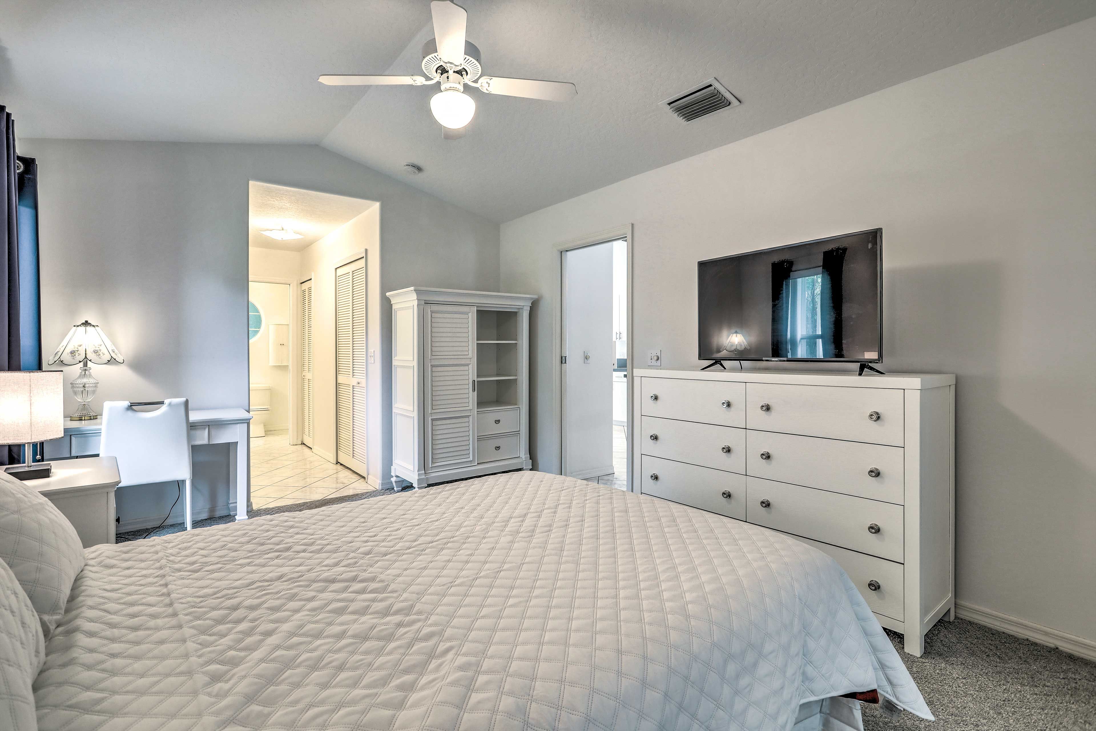Bedroom 1 | Smart TV | Laptop-Friendly Workspace