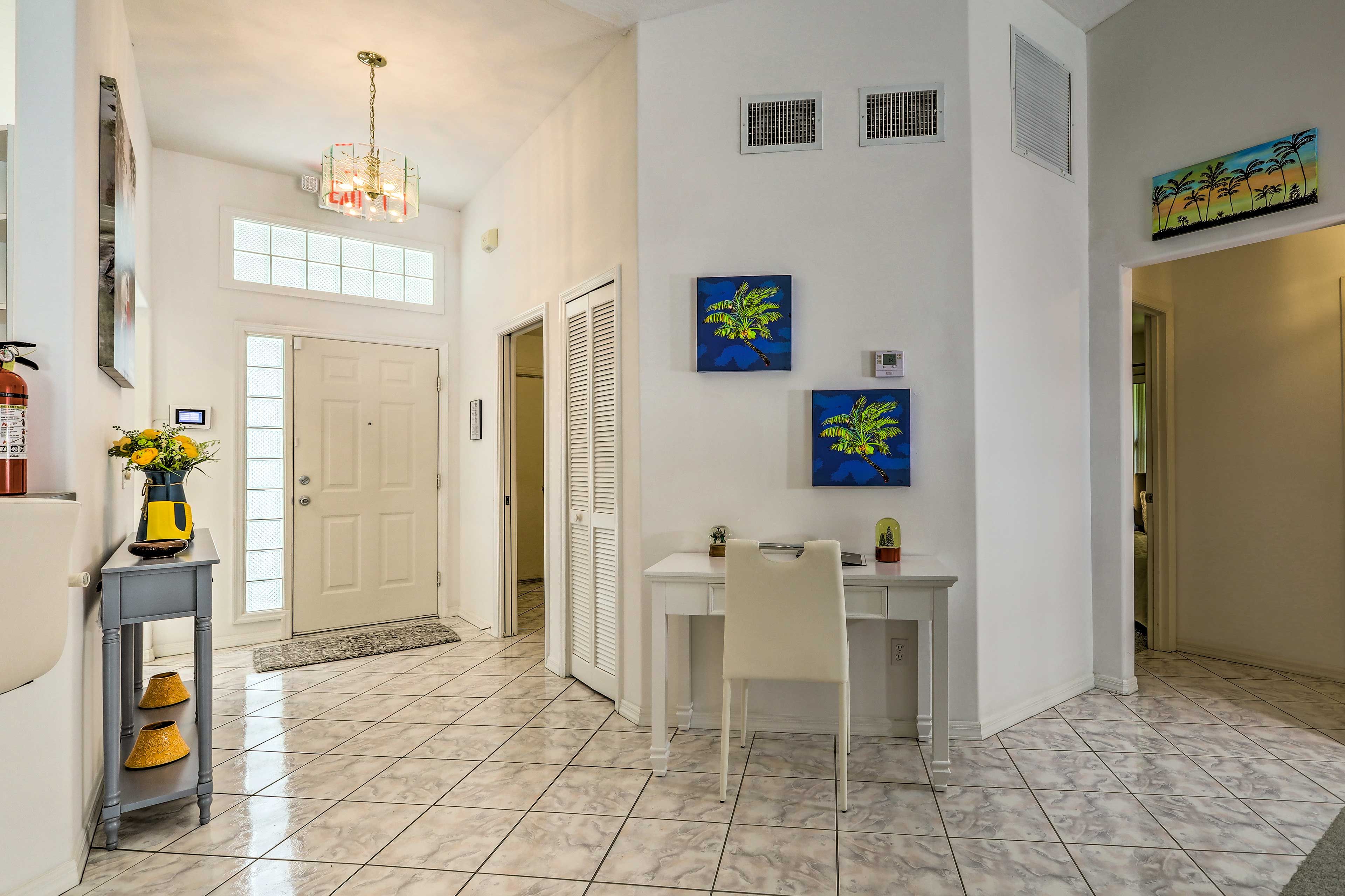 Entryway | Laptop-Friendly Workspace