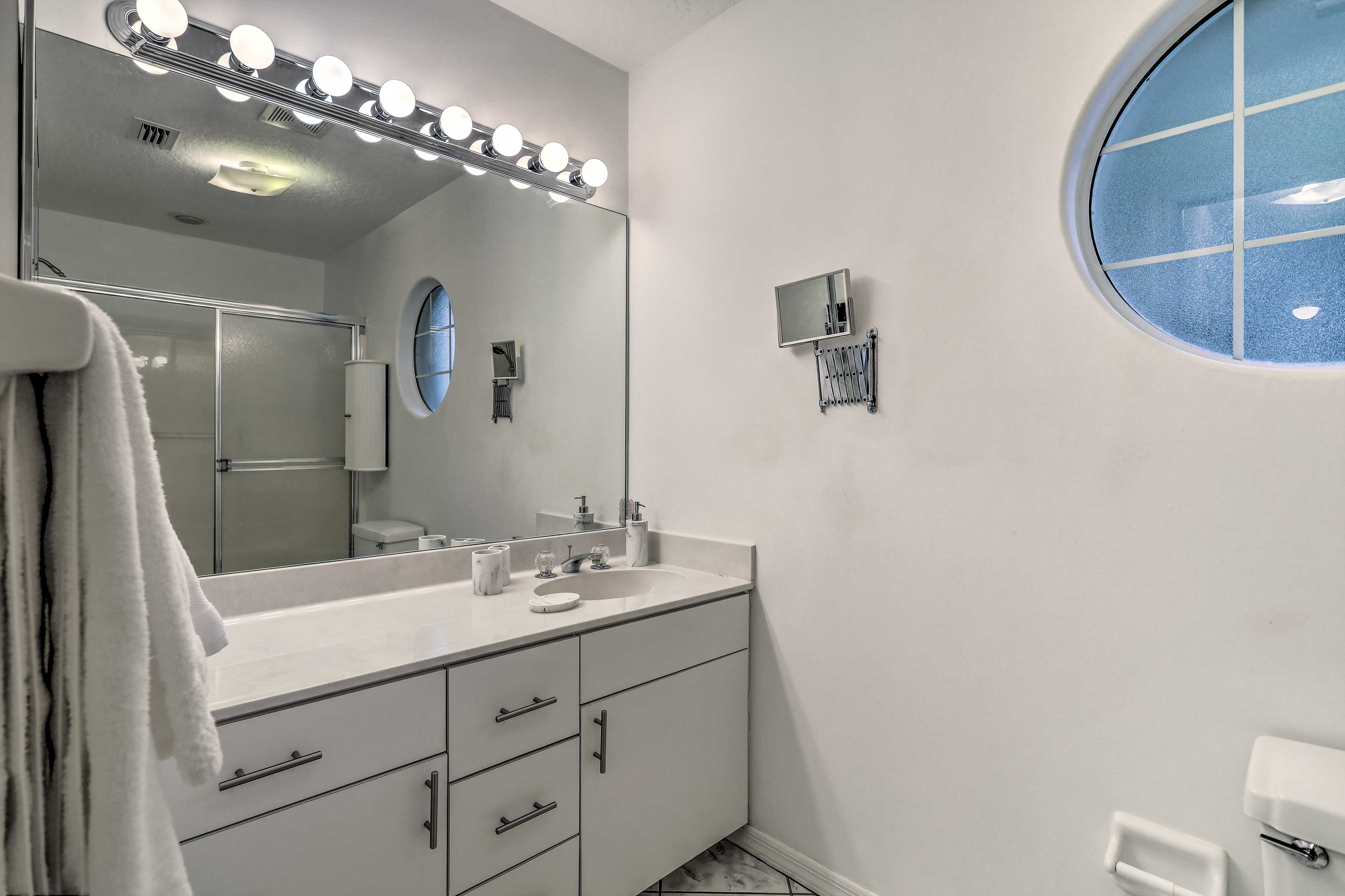 En-Suite Bathroom | Complimentary Toiletries