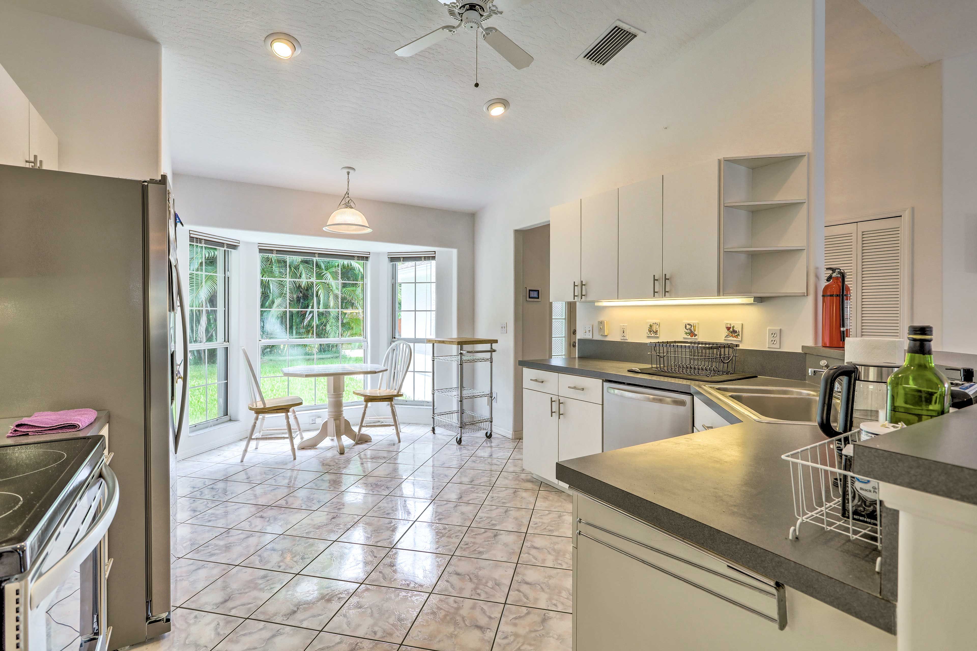 Fully Equipped Kitchen | Cooking Basics Provided | Dining Area