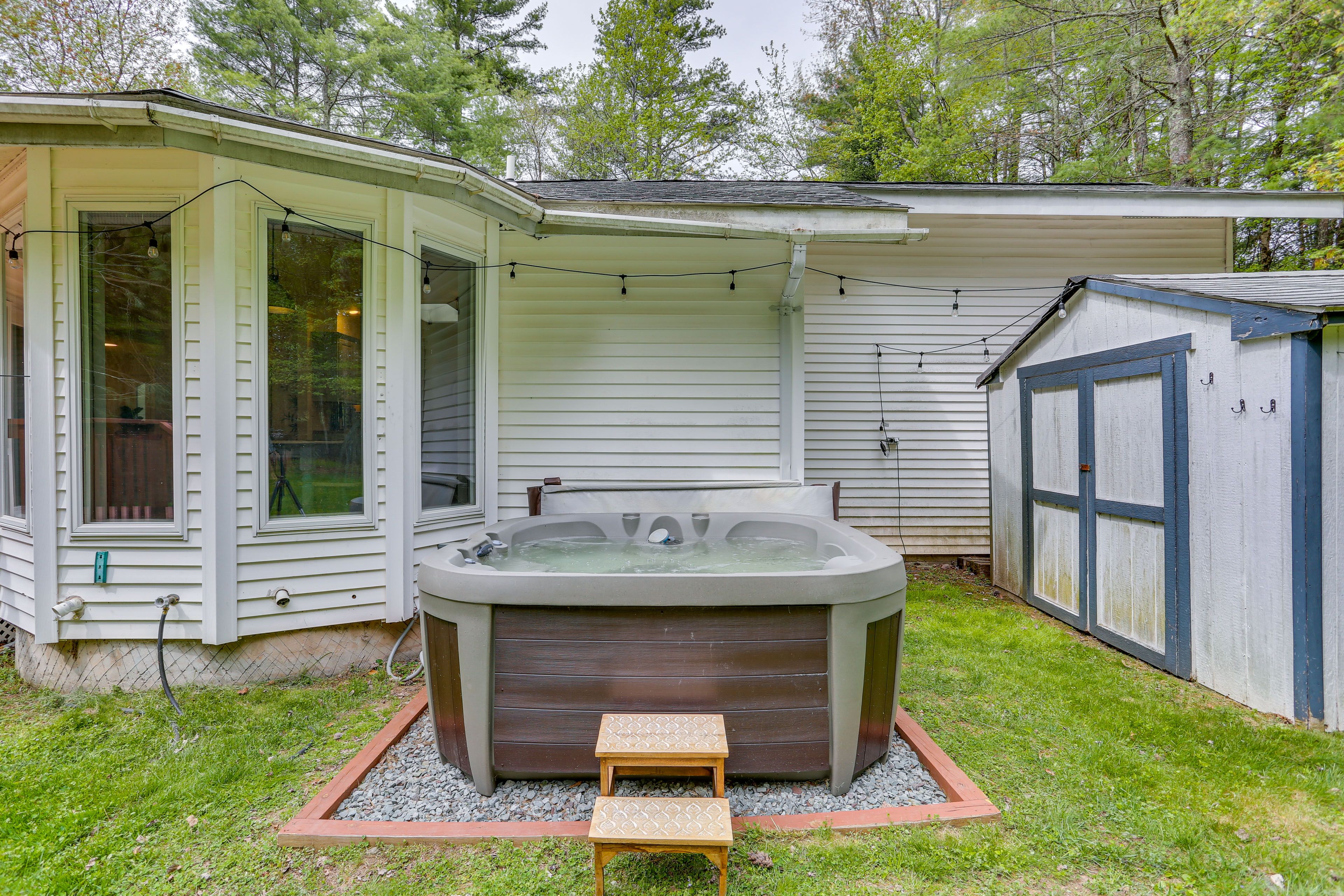 Private Hot Tub | Free WiFi