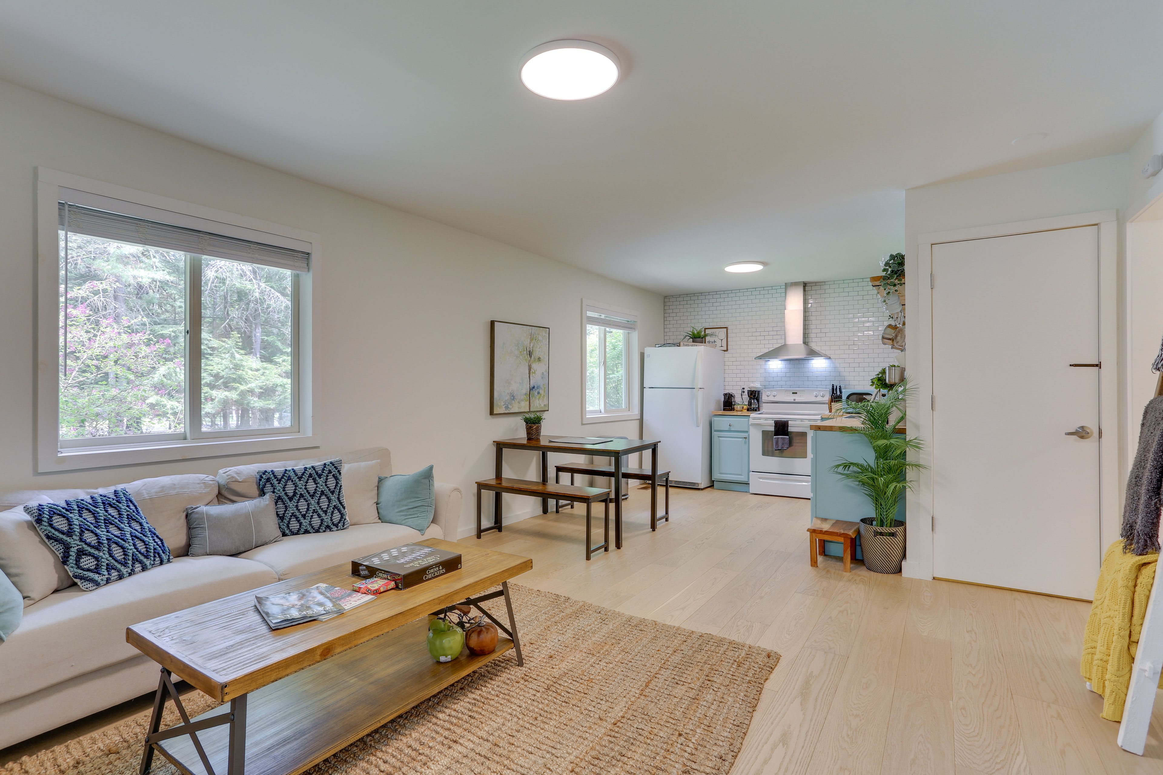 Living Room | Smart TV w/ Netflix | Electric Heat | Window A/C Unit