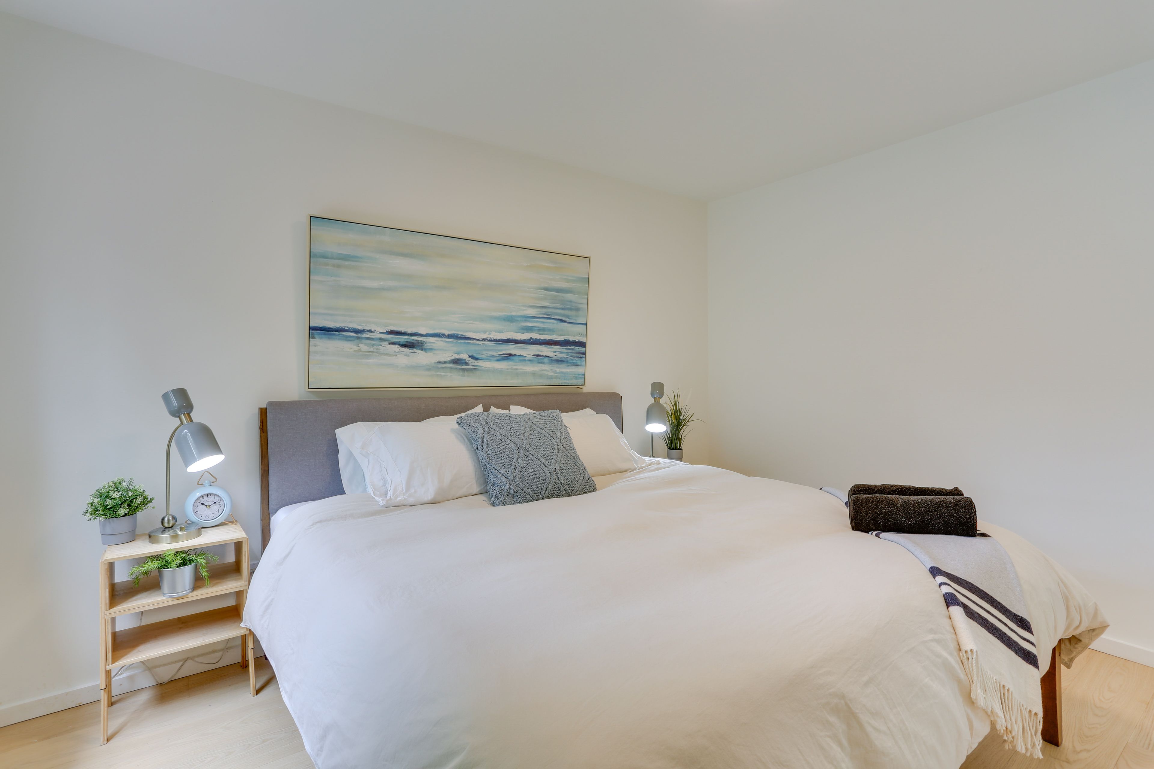 Bedroom | King Bed | Main Level | Linens Provided