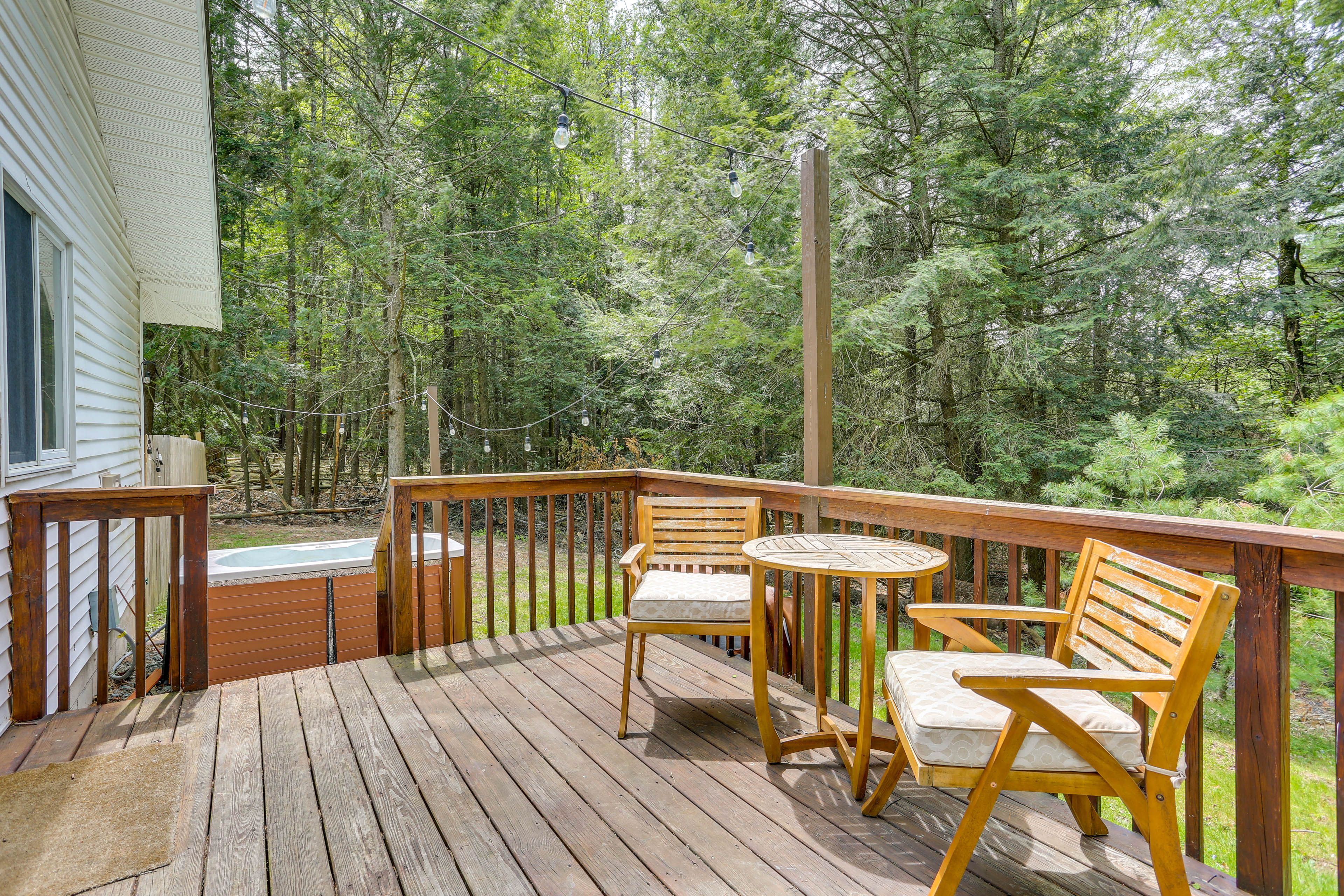 Private Deck | Gas Grill | Views