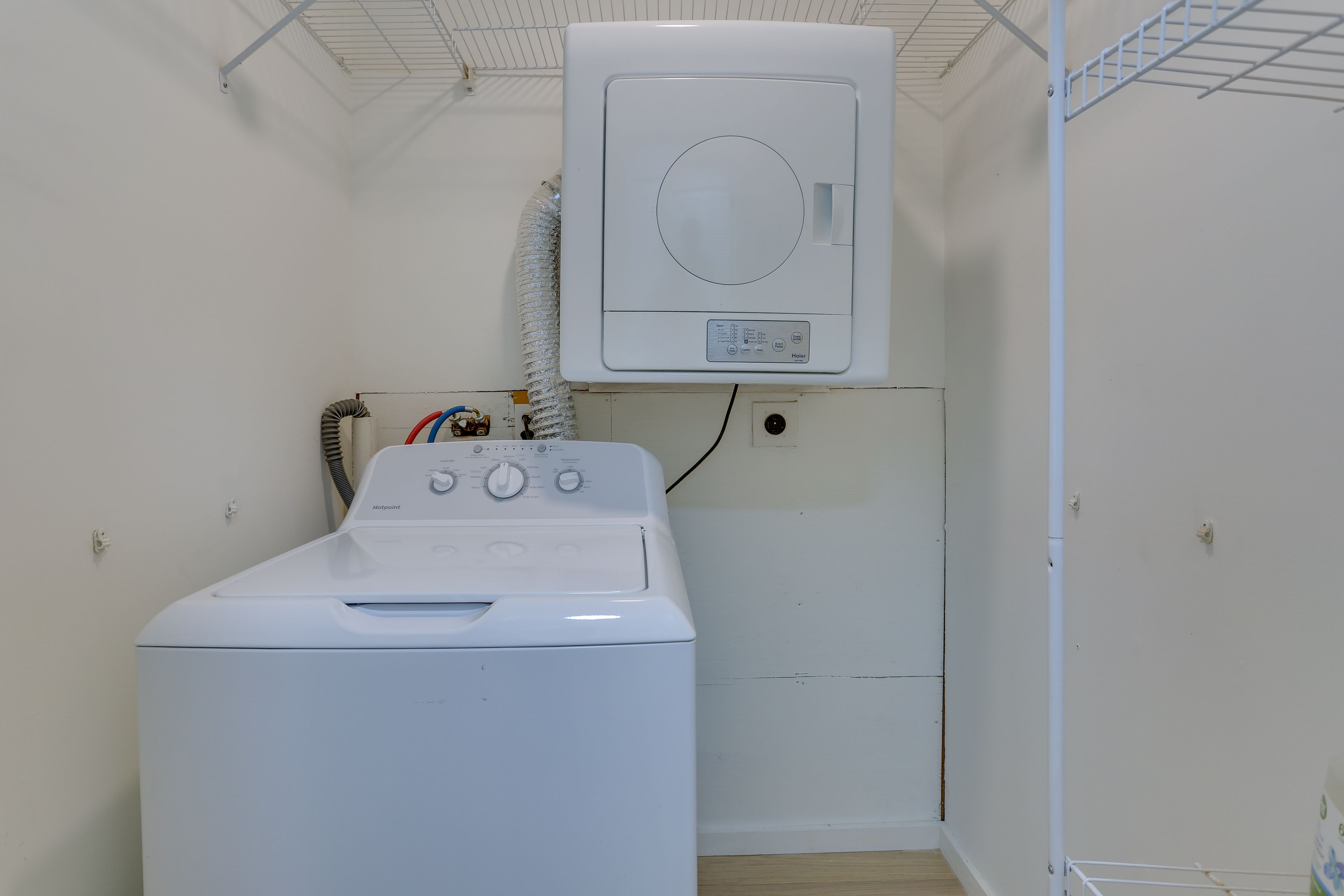 Laundry Room | Washer & Dryer