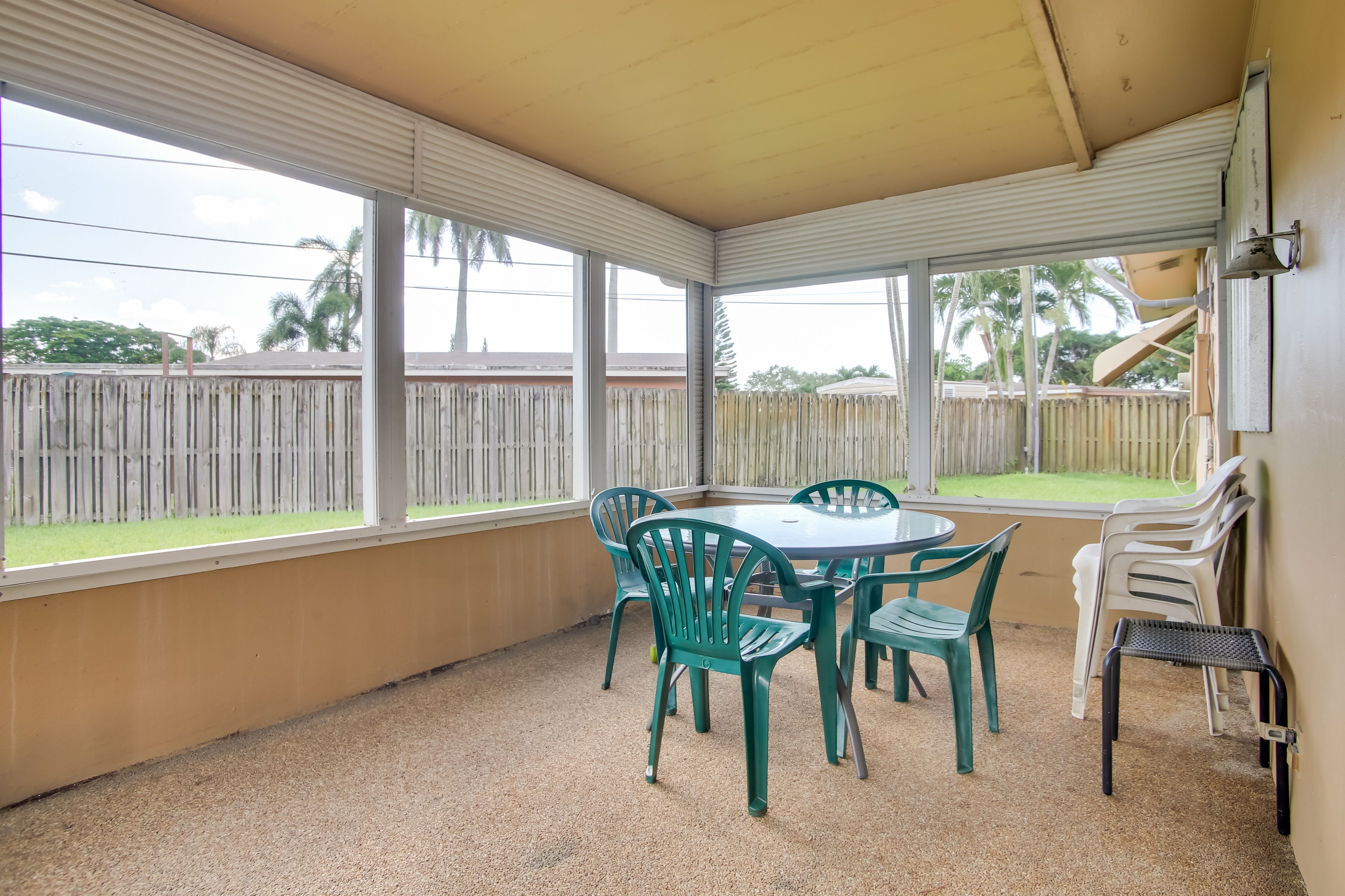 Screened Porch | Pets Welcome
