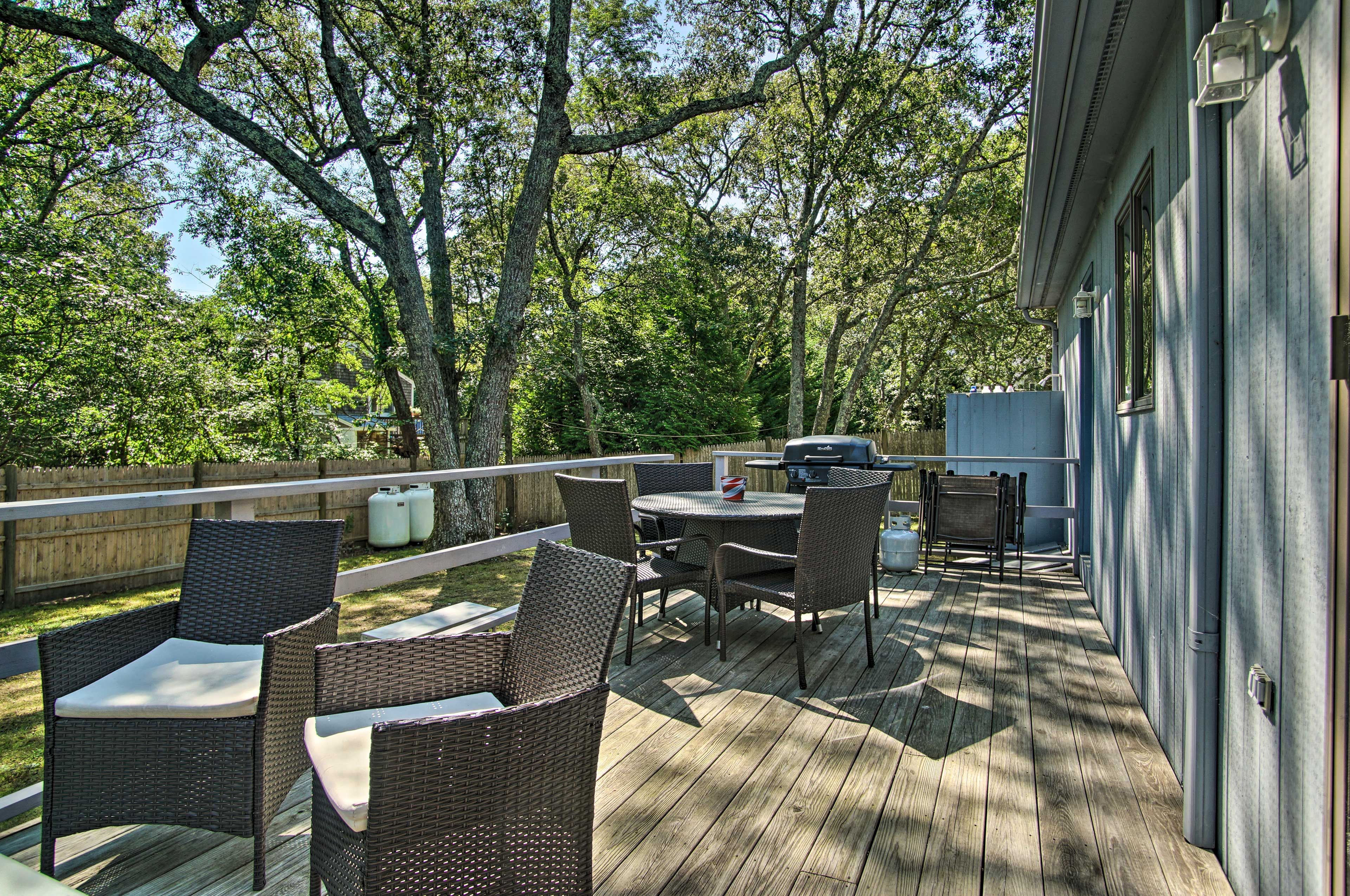 Deck | Gas/Charcoal Grill | Linens & Towels Not Provided