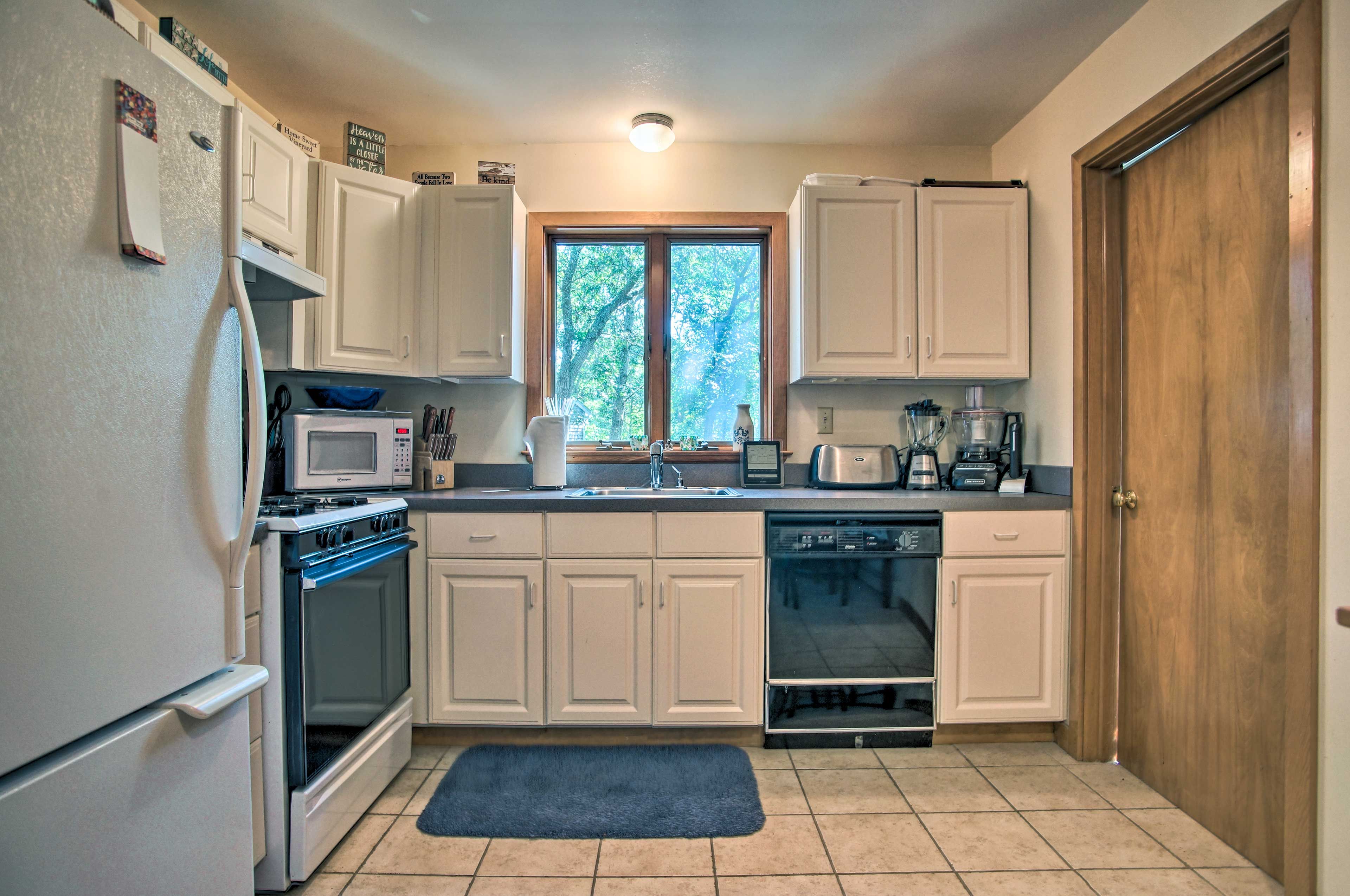 Kitchen | Fully Equipped