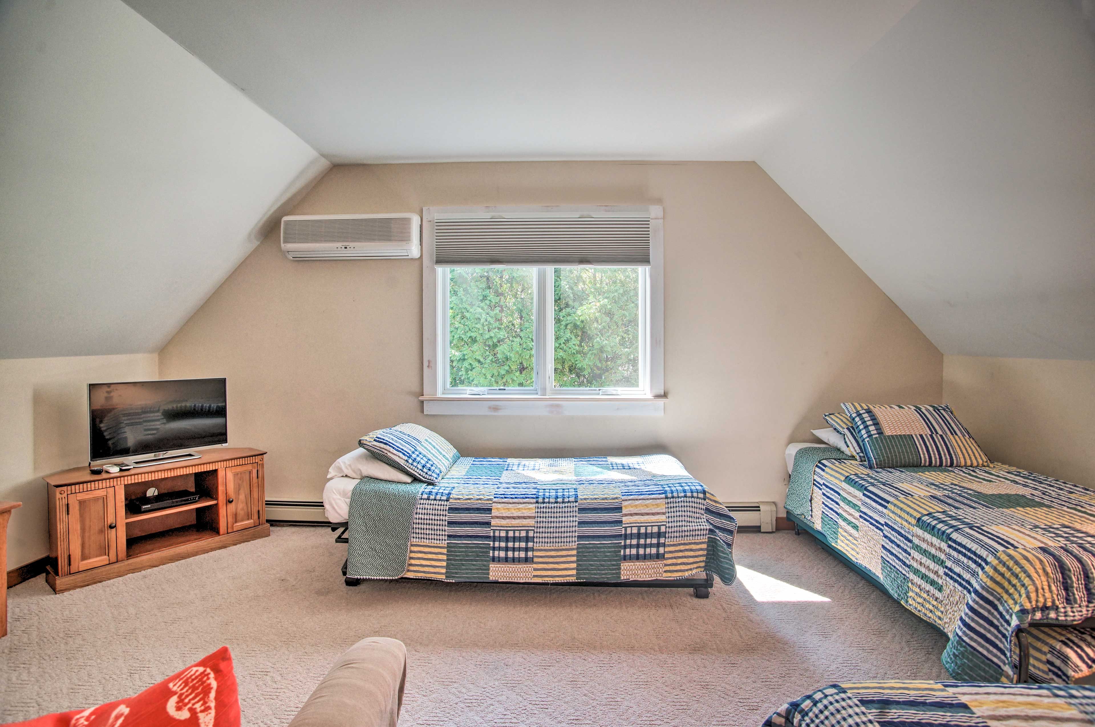 Bedroom 3 | Smart TV | 2nd Floor